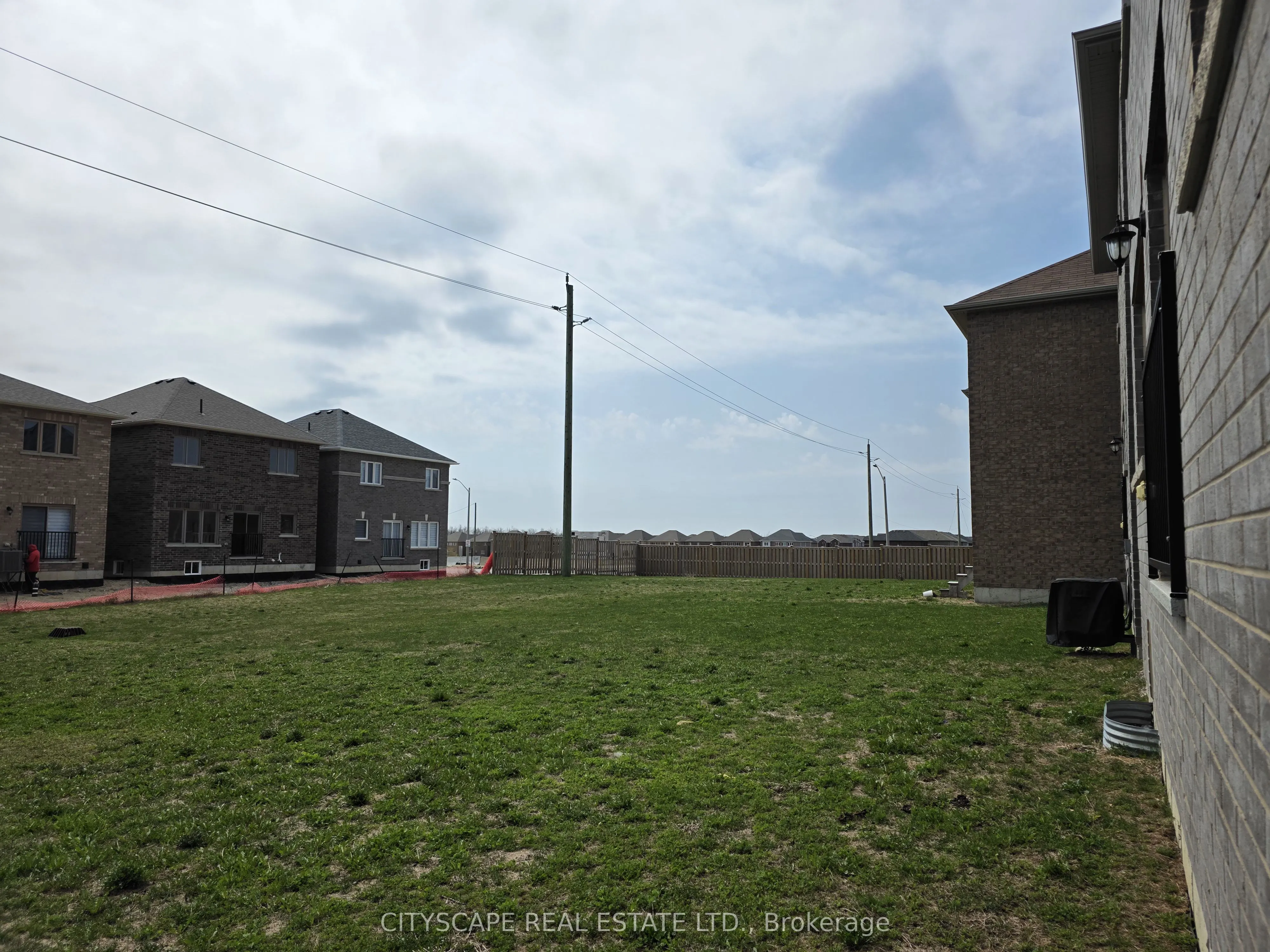 351 Ridley Crescent