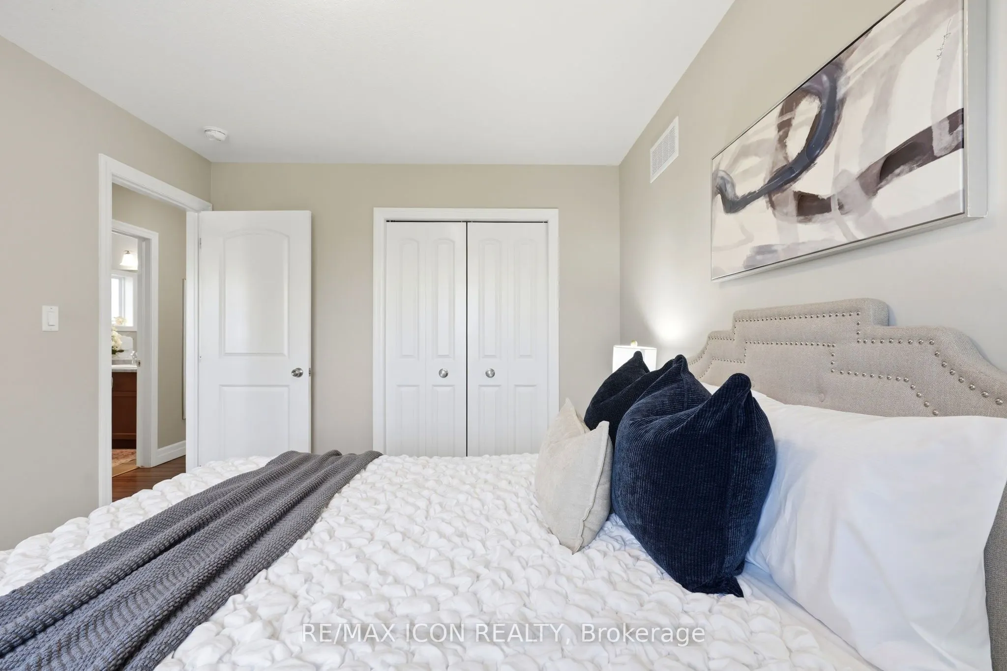 146 Jacob Street W