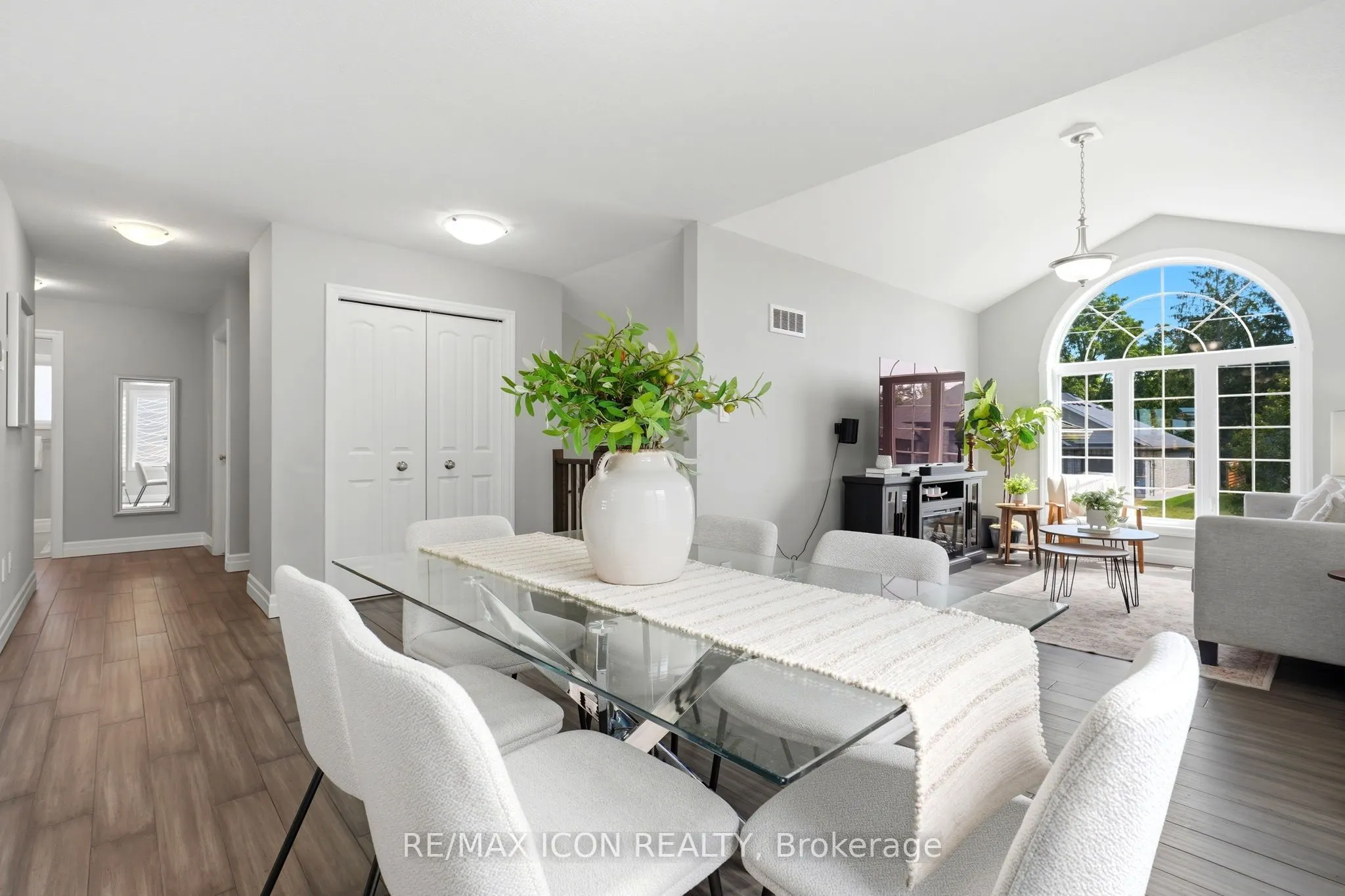 146 Jacob Street W