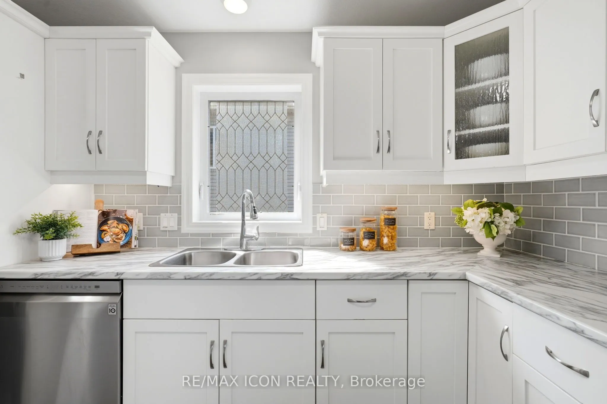 146 Jacob Street W
