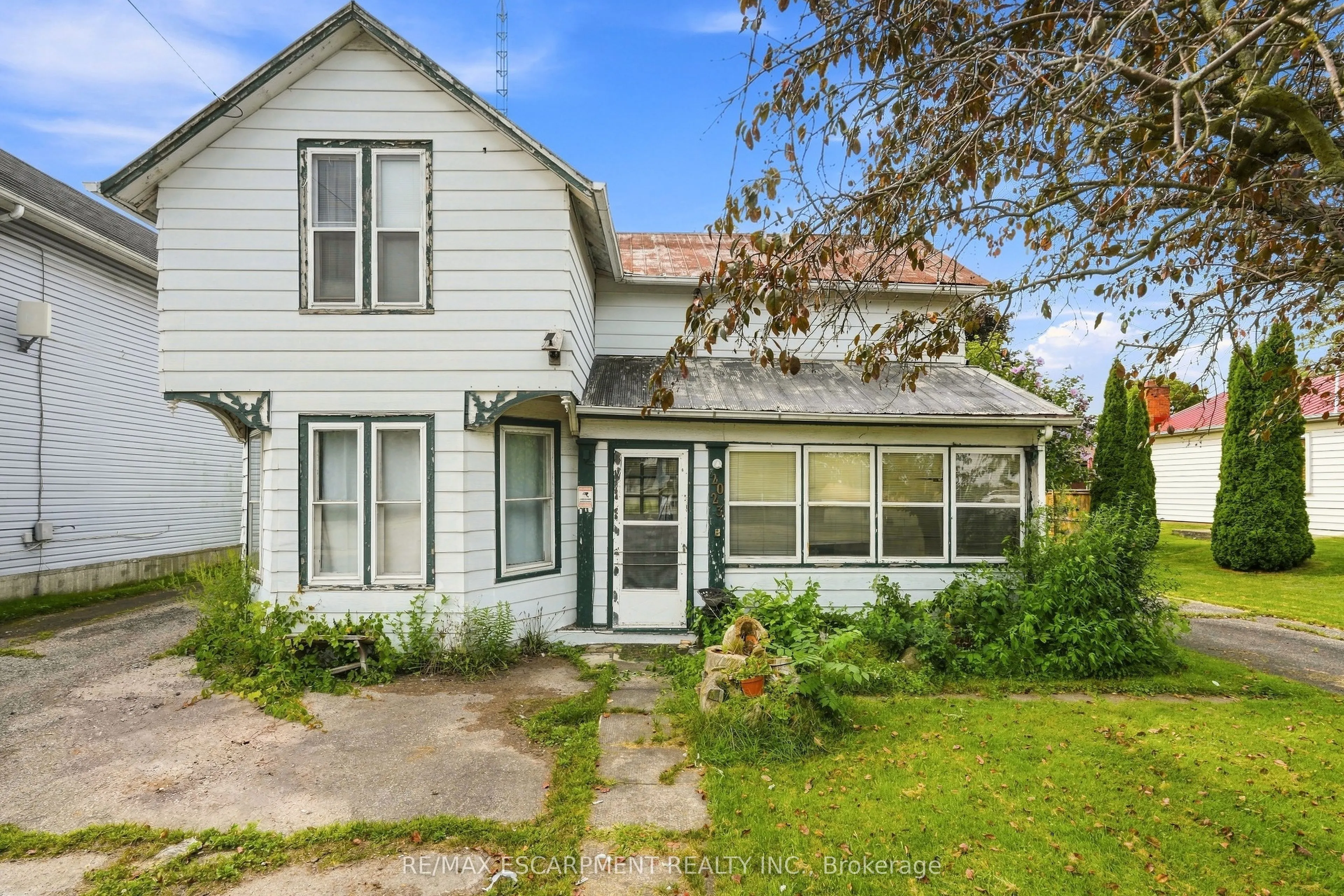 2023 Main Street S