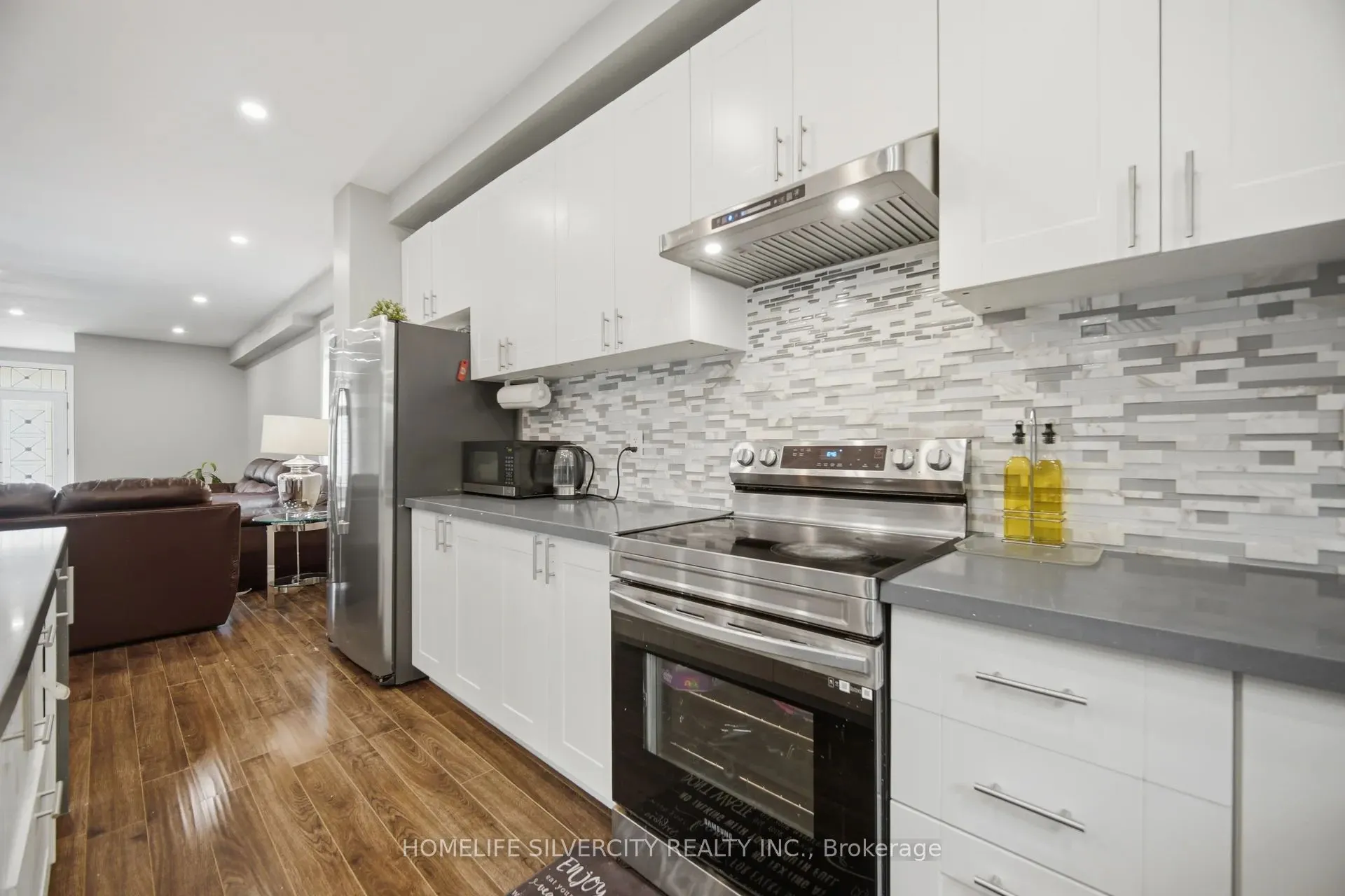 165 St Andrews Street W
