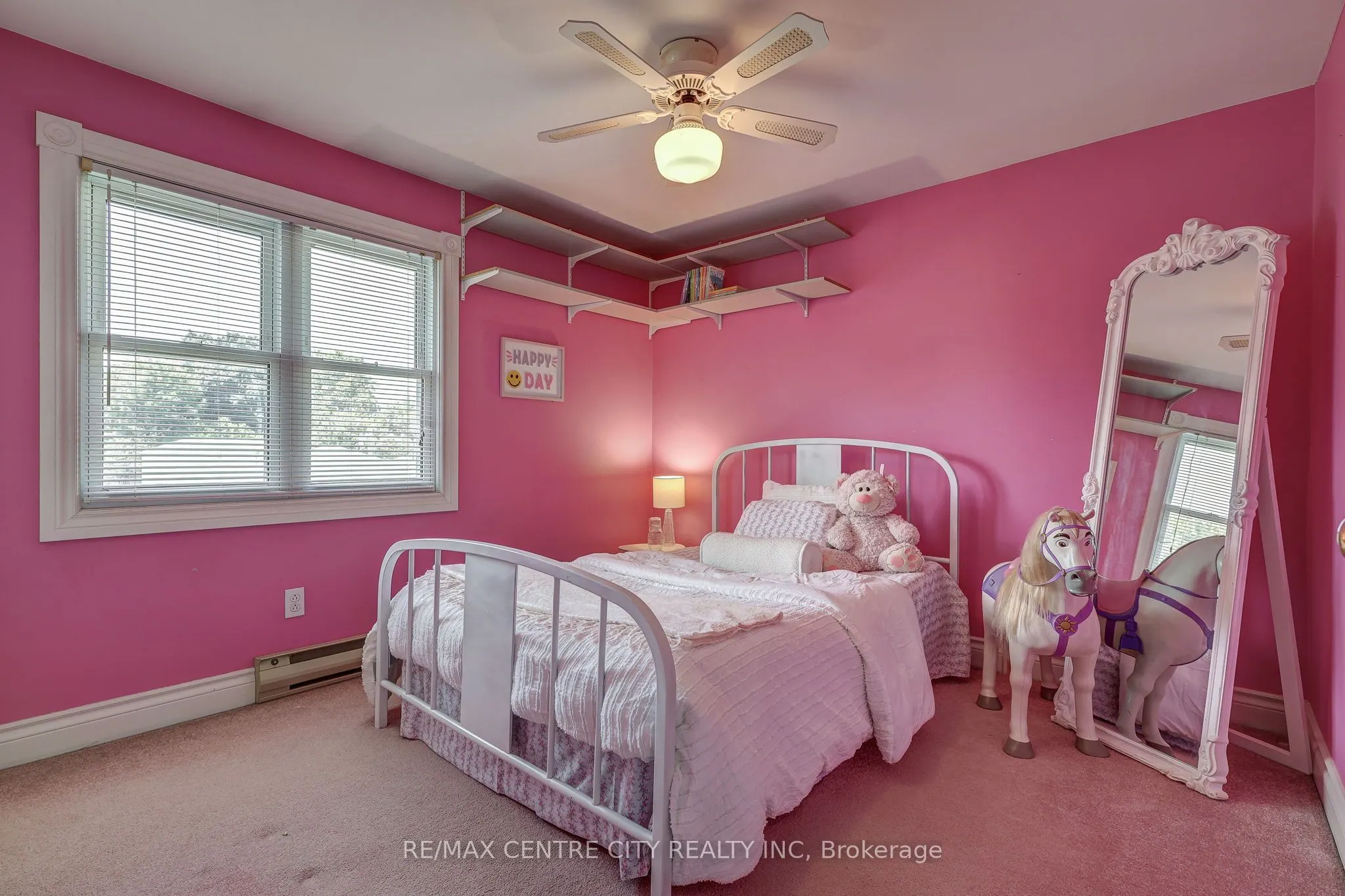 264 John Street S
