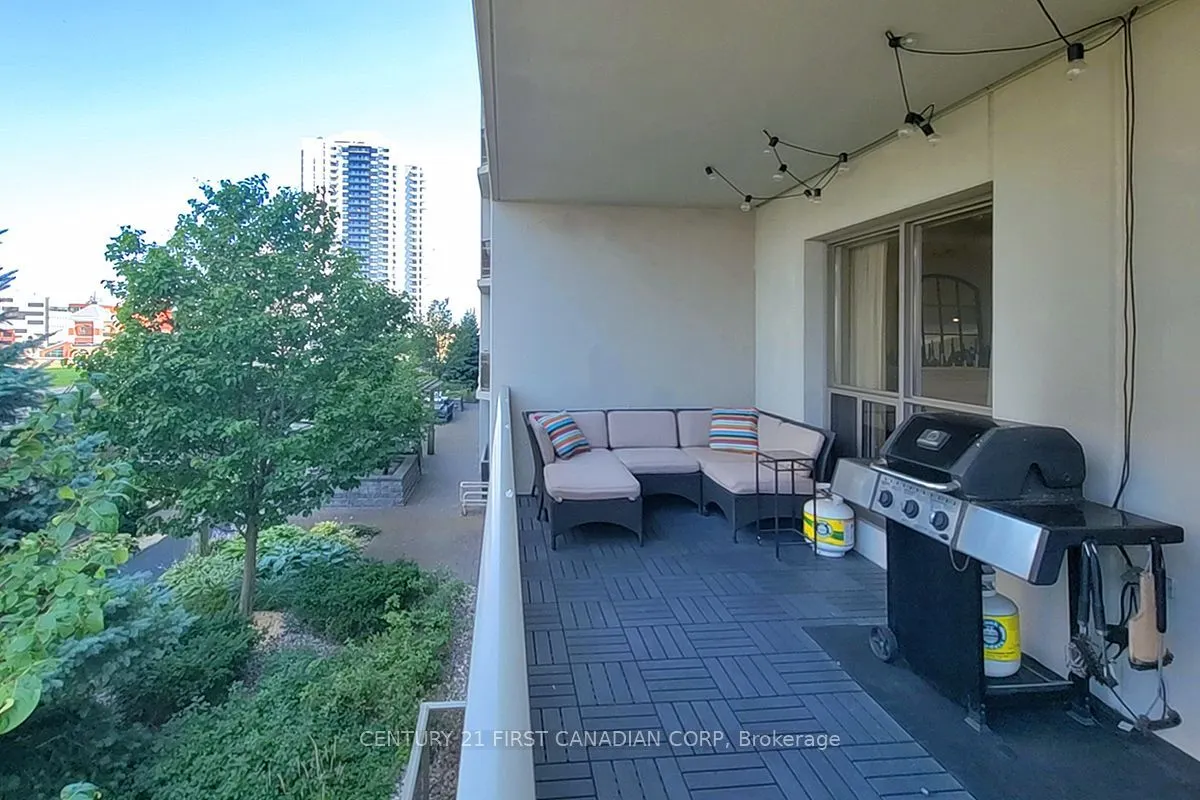 330 RIDOUT Street N #809
