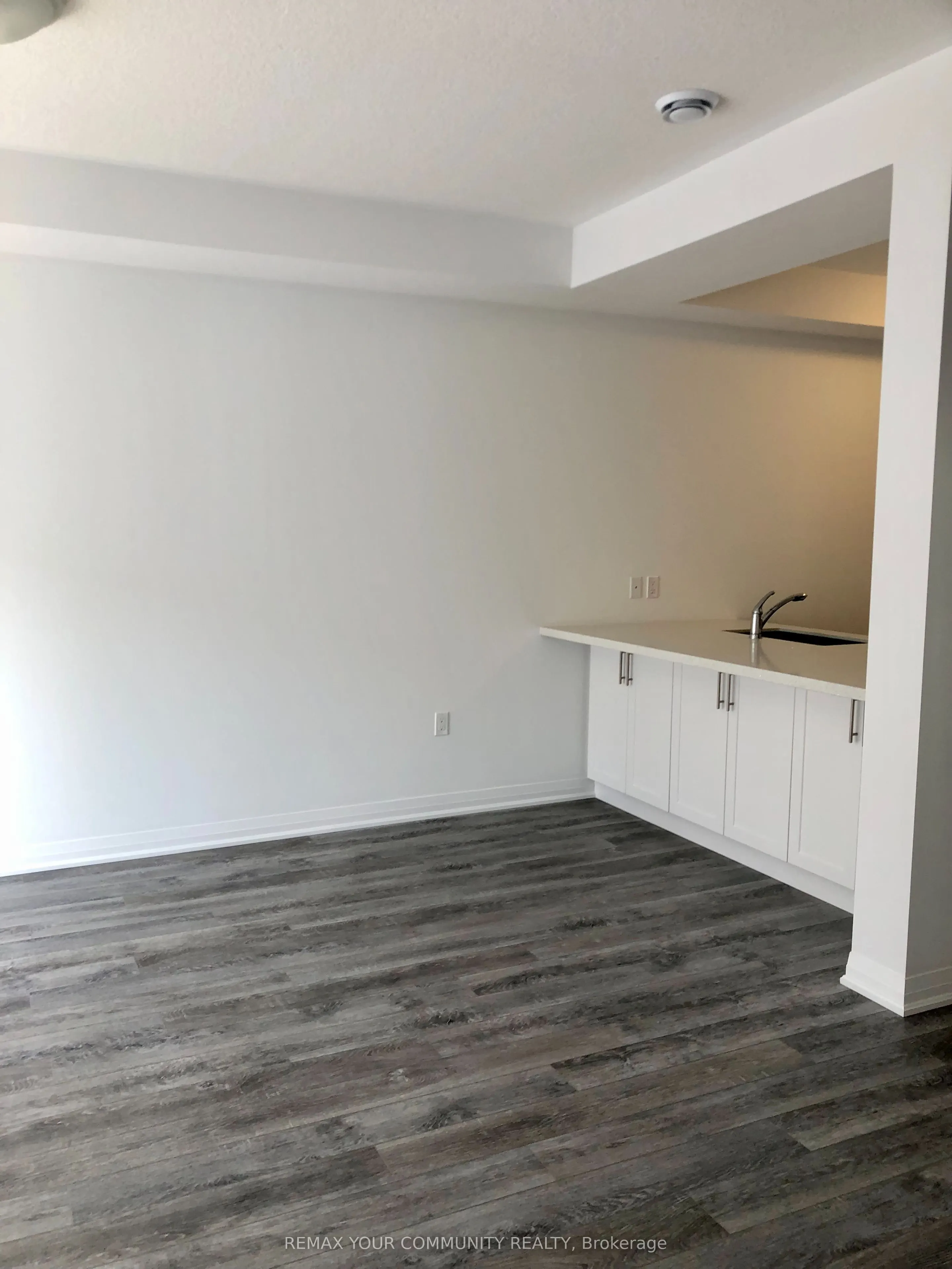 43 Laguna Village Crescent N