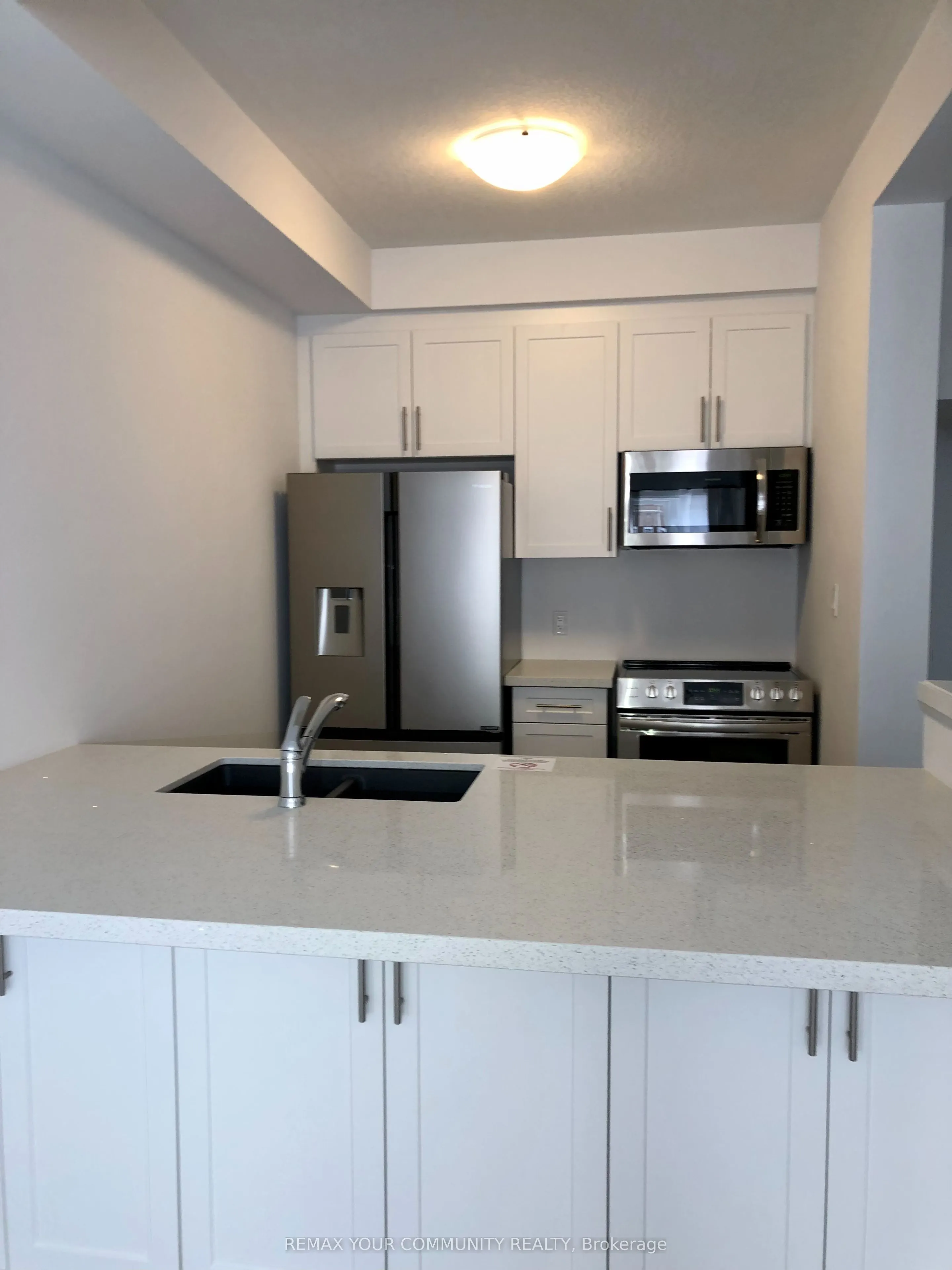 43 Laguna Village Crescent N