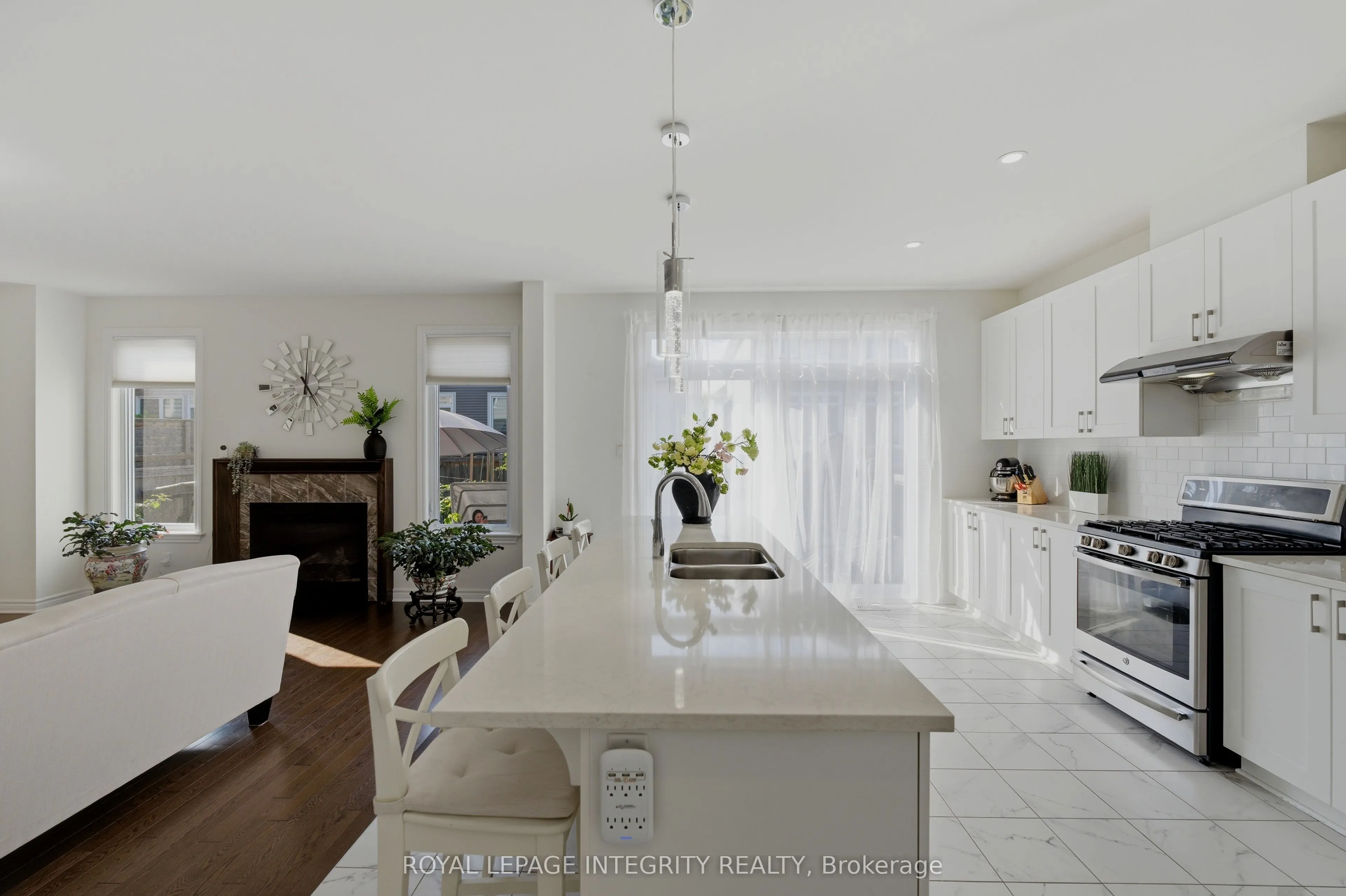 43 Cento Way