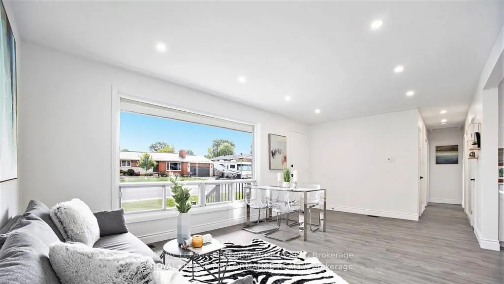 33 Majestic Drive N