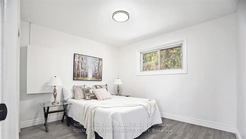 33 Majestic Drive N