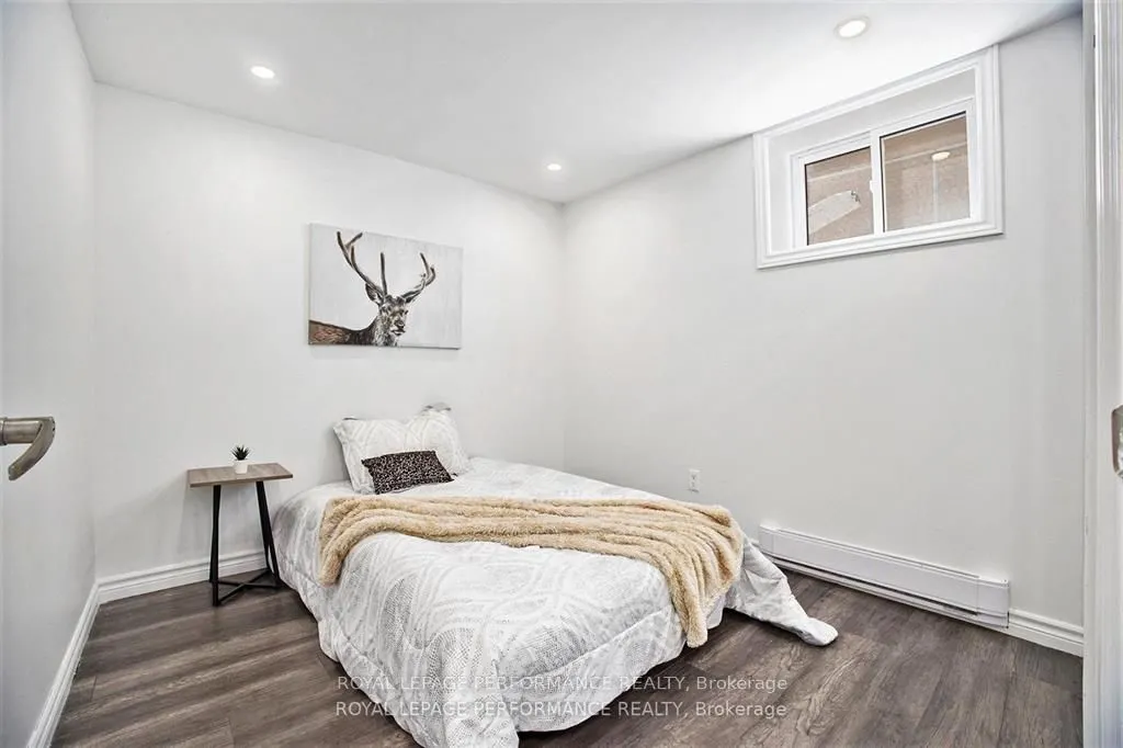 33 Majestic Drive N