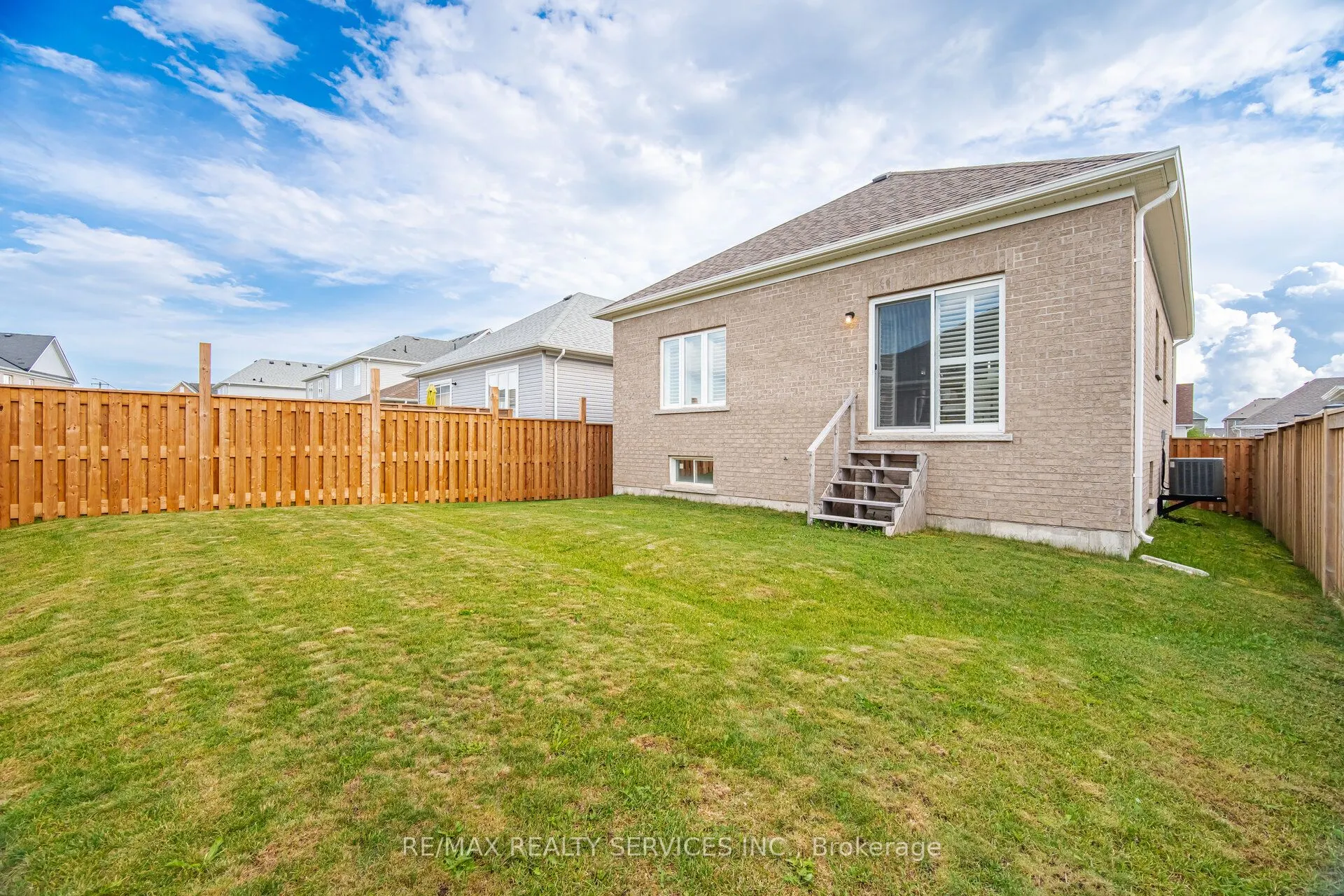20 TODD Crescent