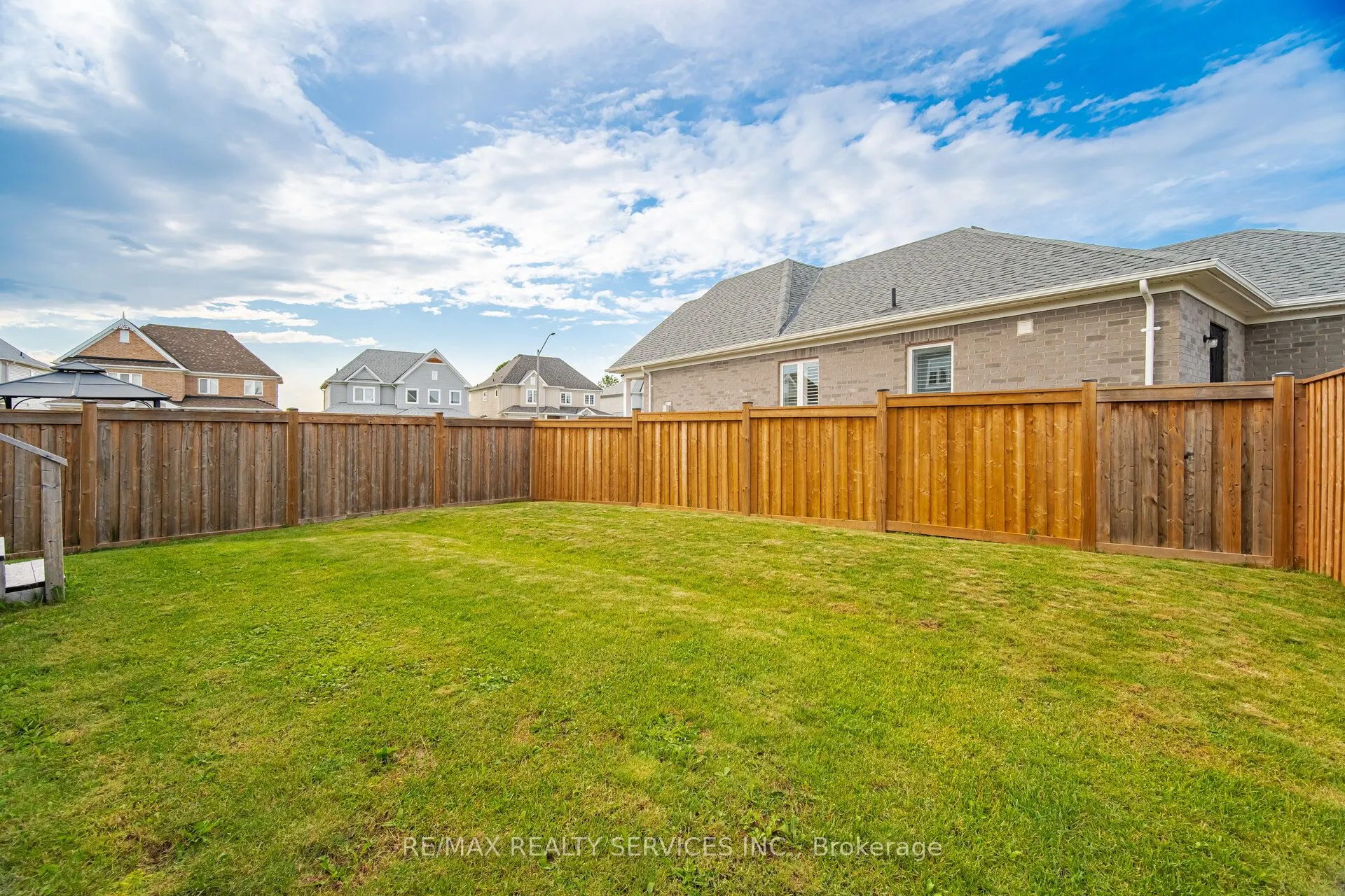 20 TODD Crescent