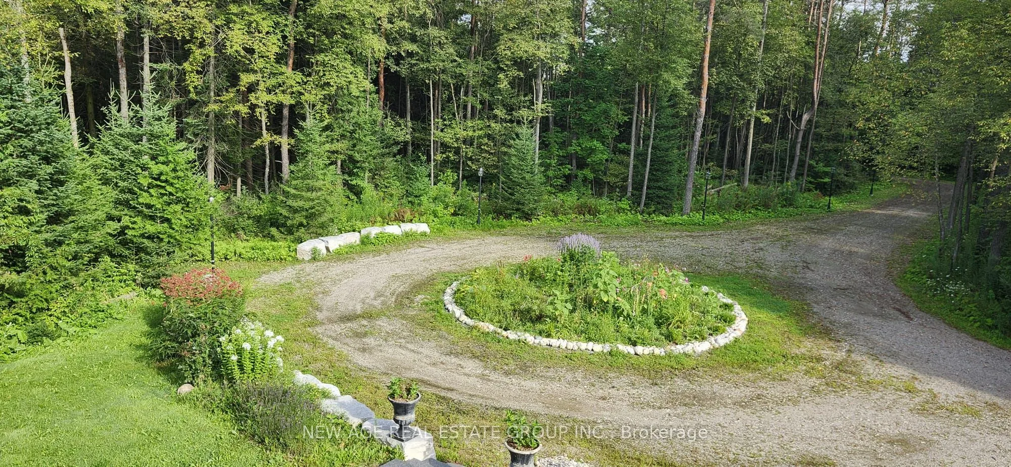 9031 Sideroad 17