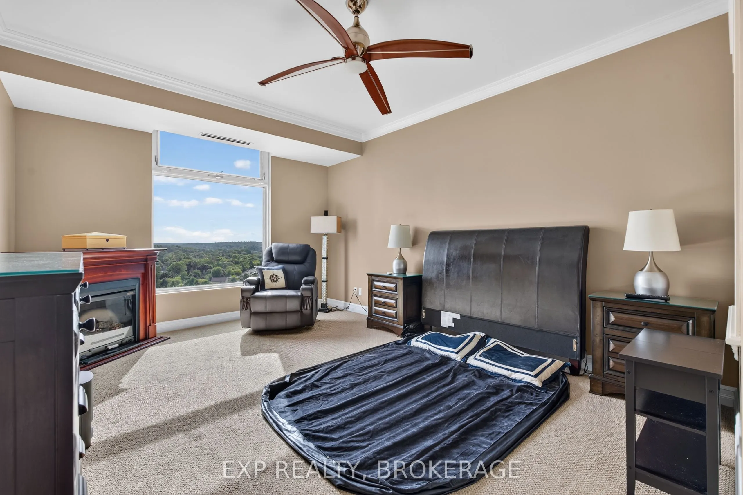15 ST ANDREW Street #1802