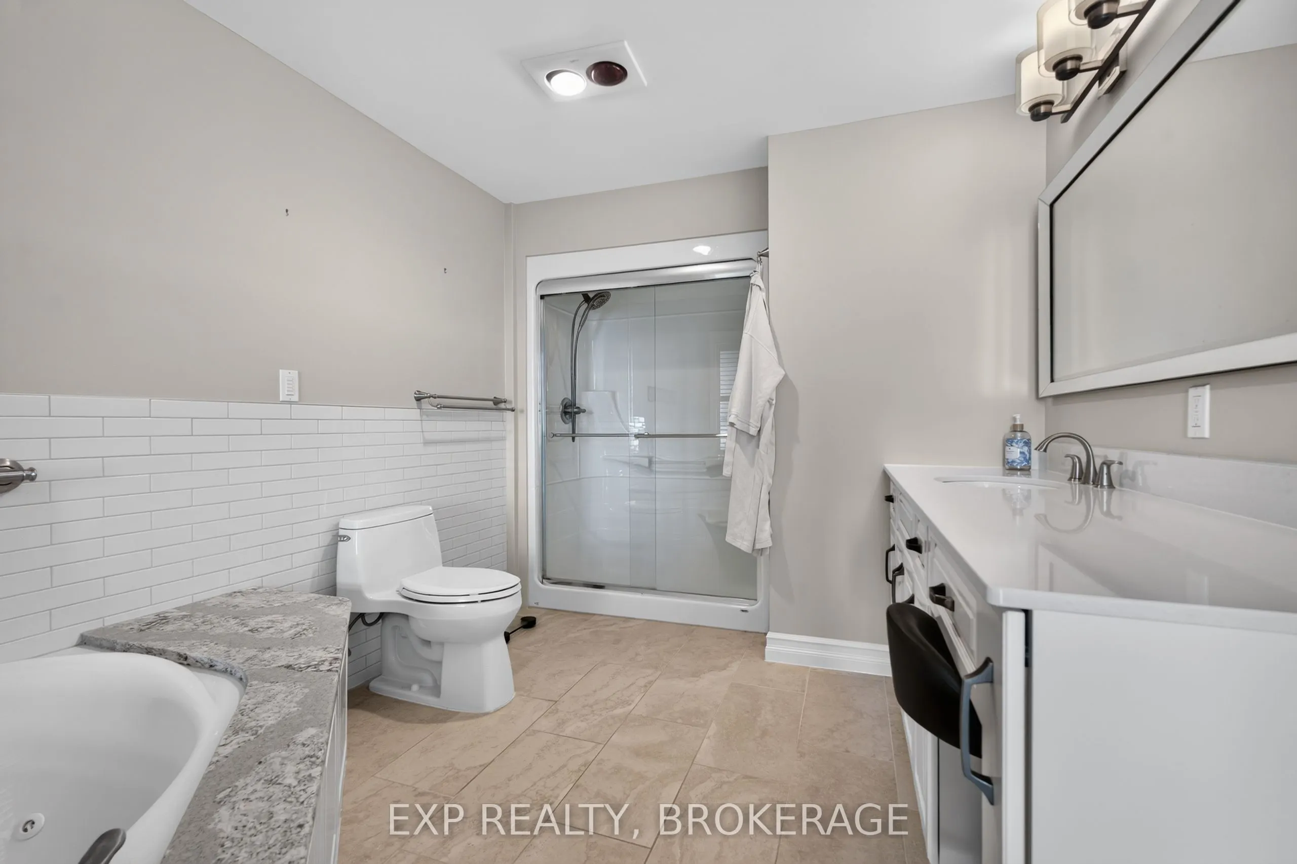 15 ST ANDREW Street #1802