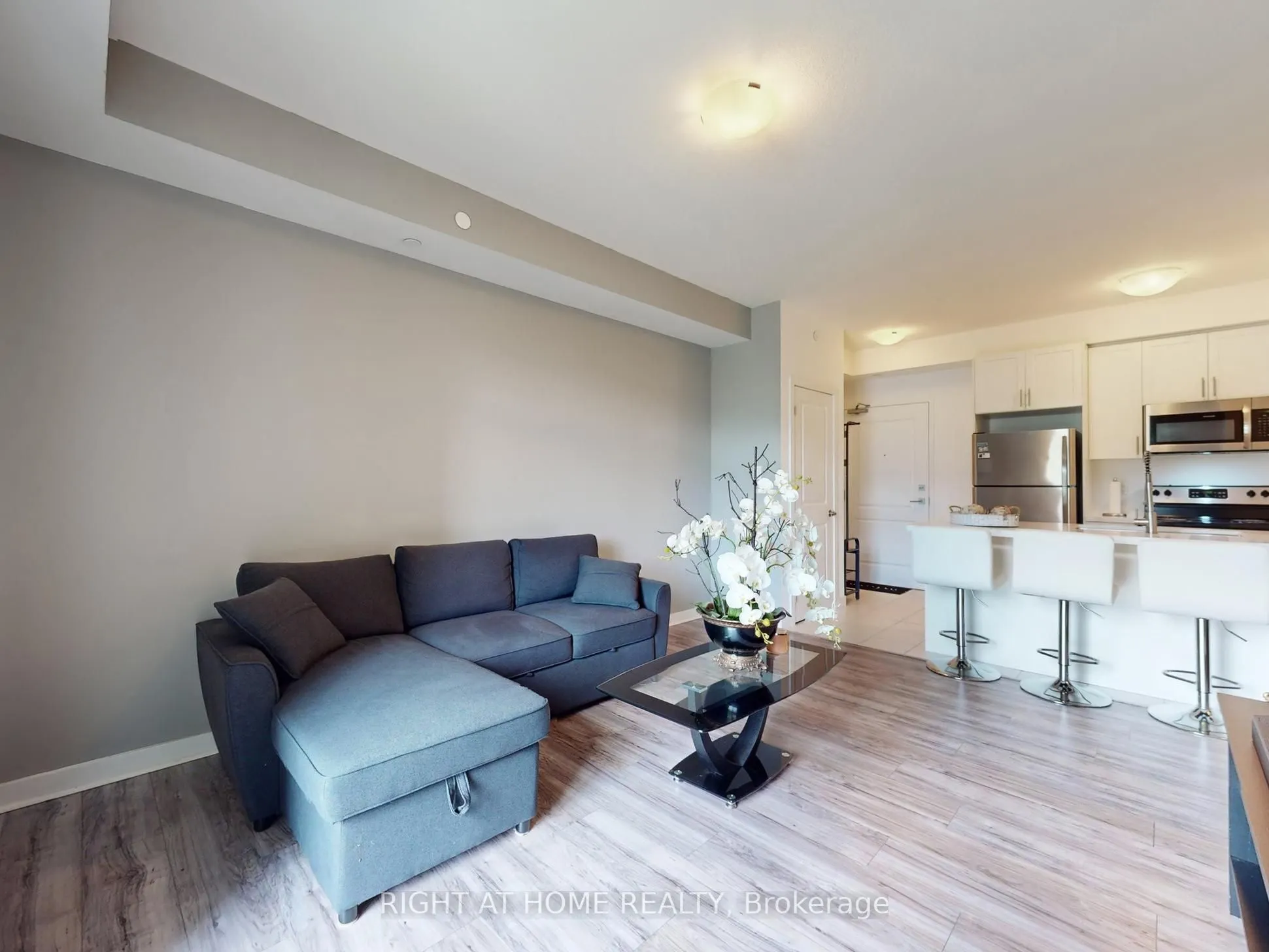 101 Shoreview Place #111