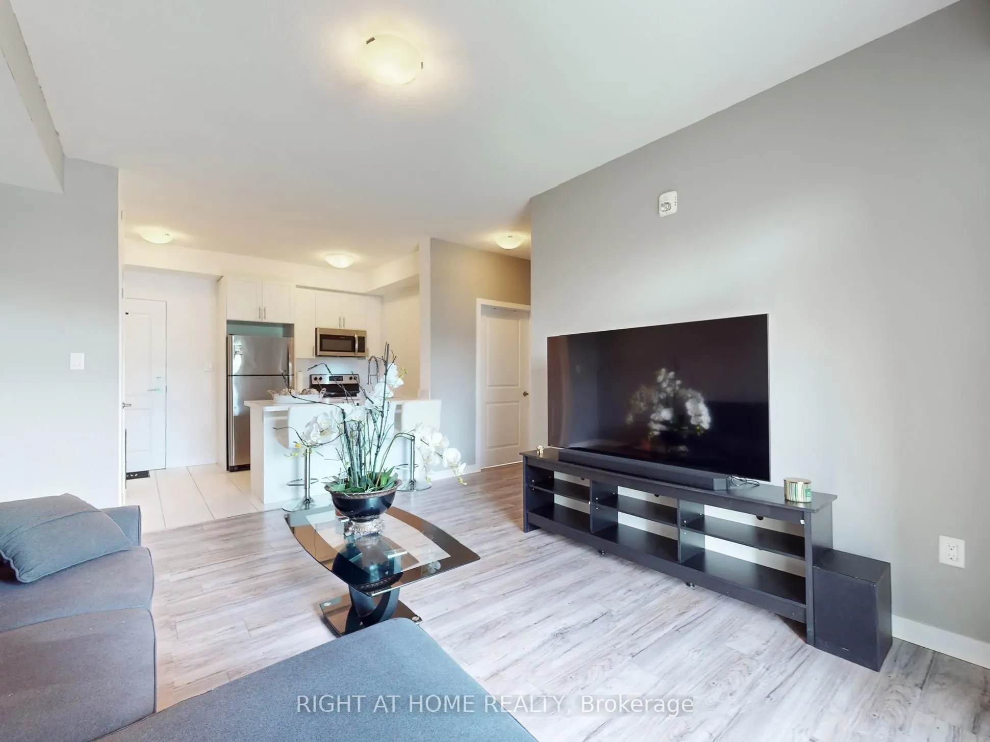 101 Shoreview Place #111