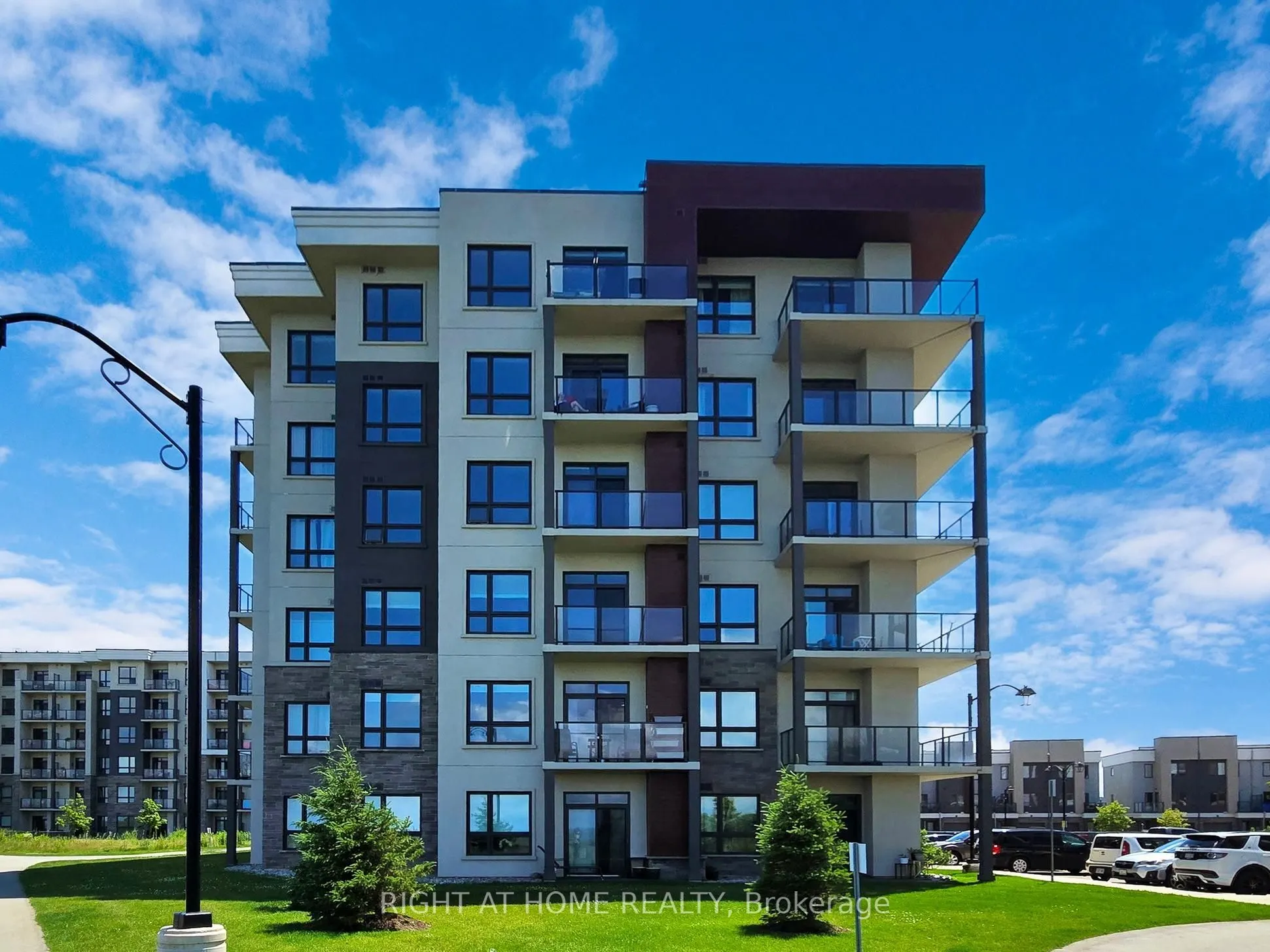 101 Shoreview Place #111
