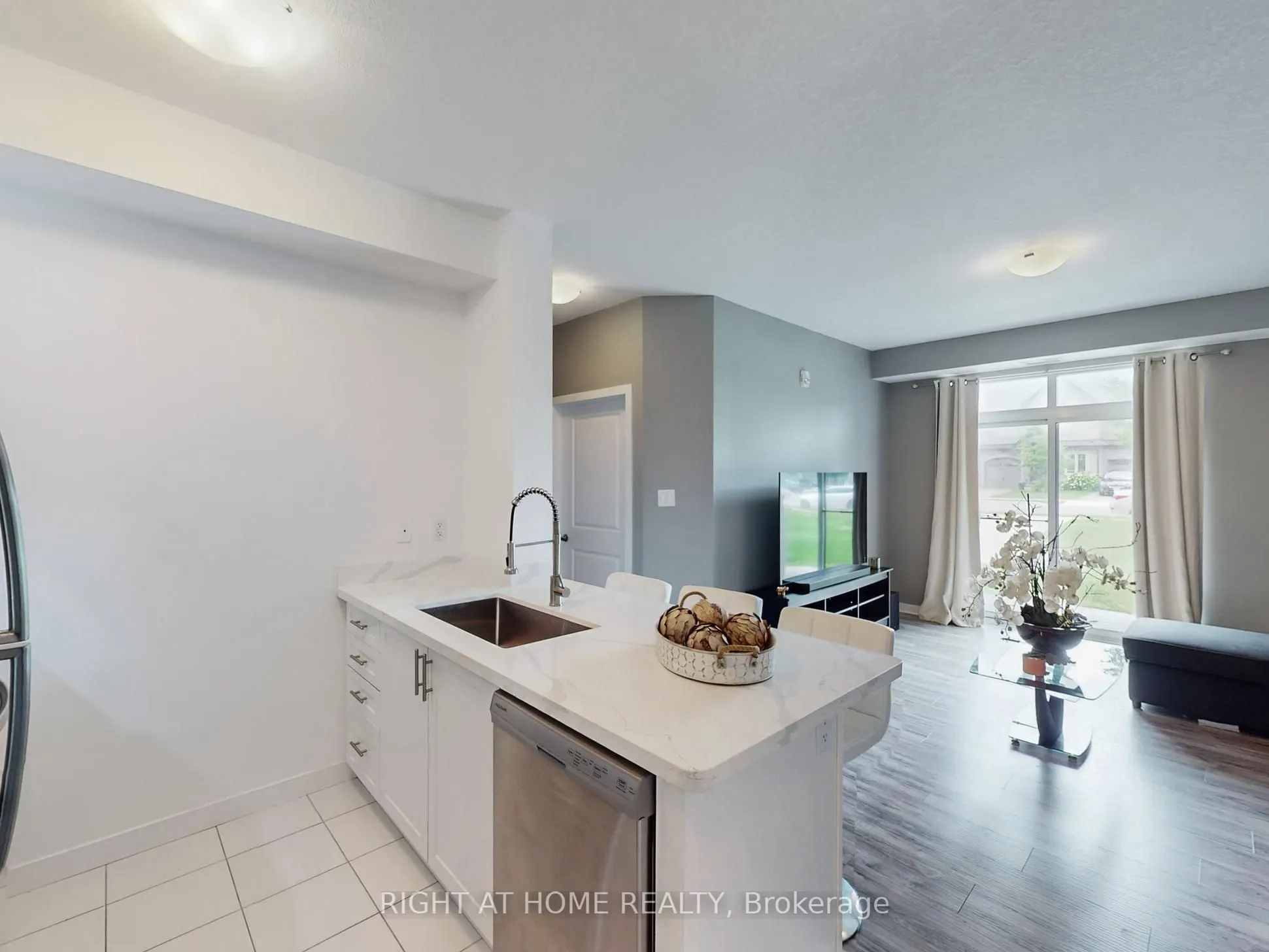 101 Shoreview Place #111