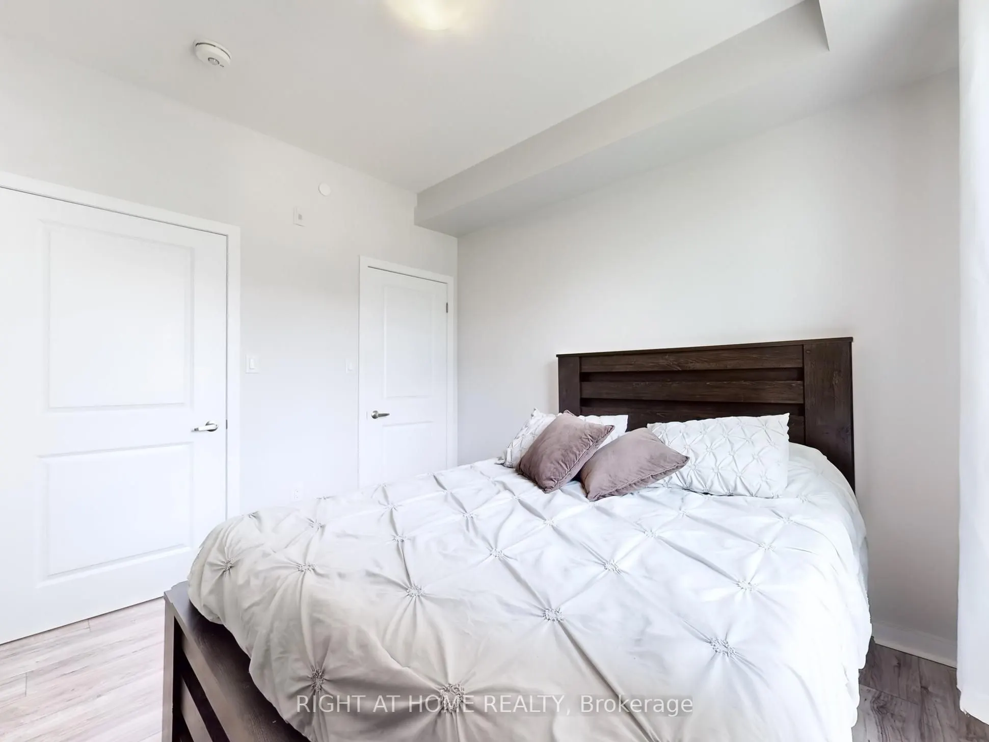 101 Shoreview Place #111