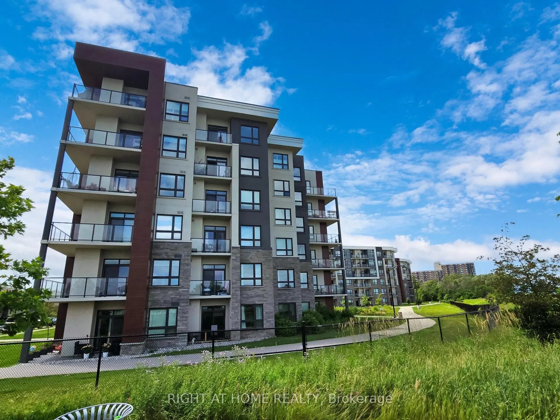 101 Shoreview Place #111