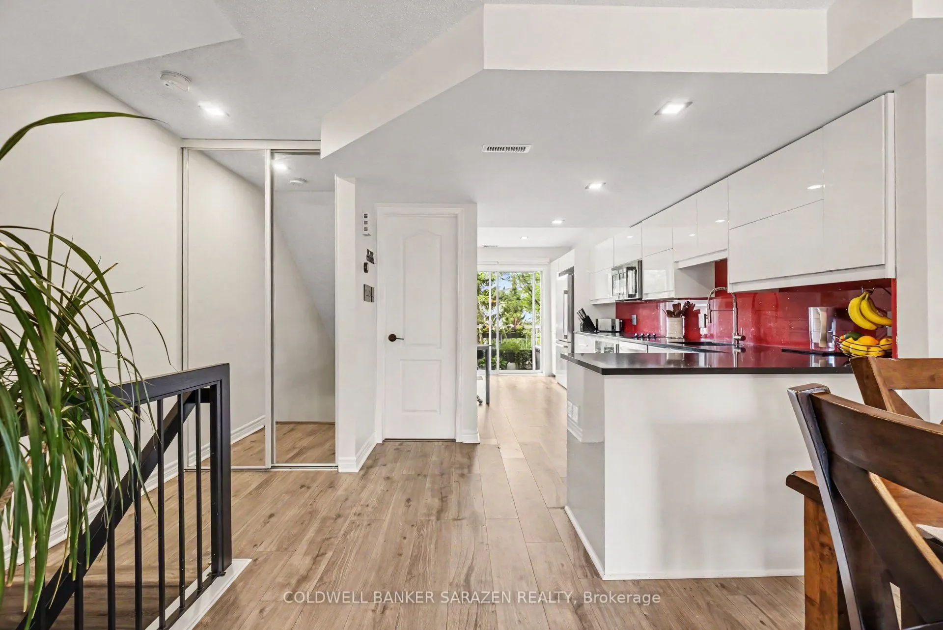282 Cresthaven Drive #11
