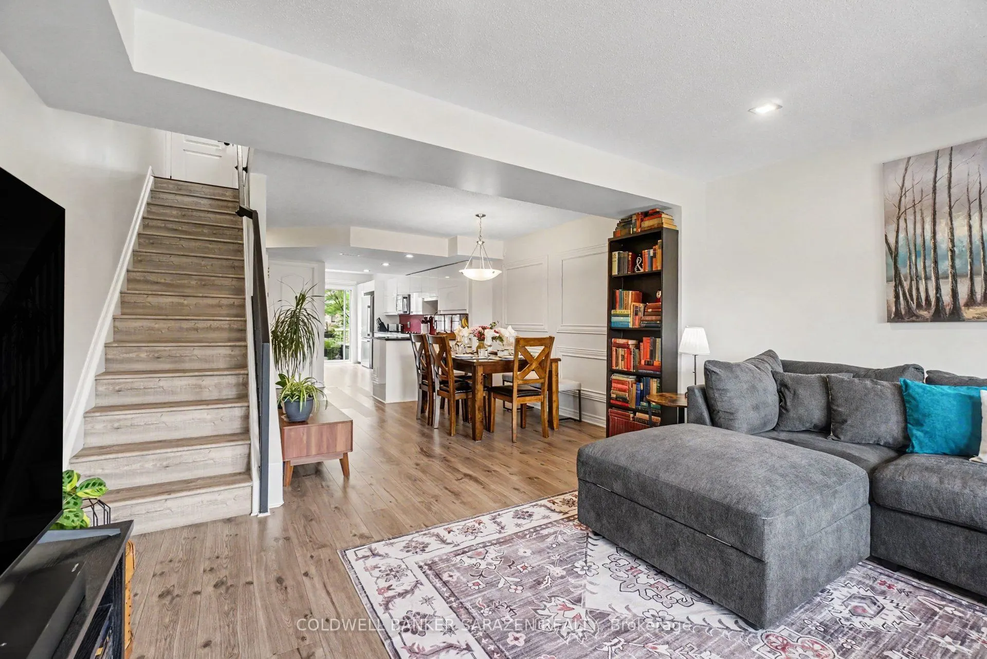282 Cresthaven Drive #11