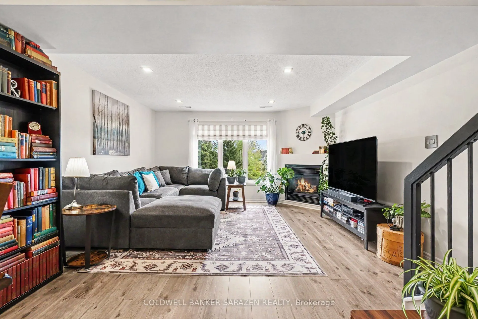 282 Cresthaven Drive #11