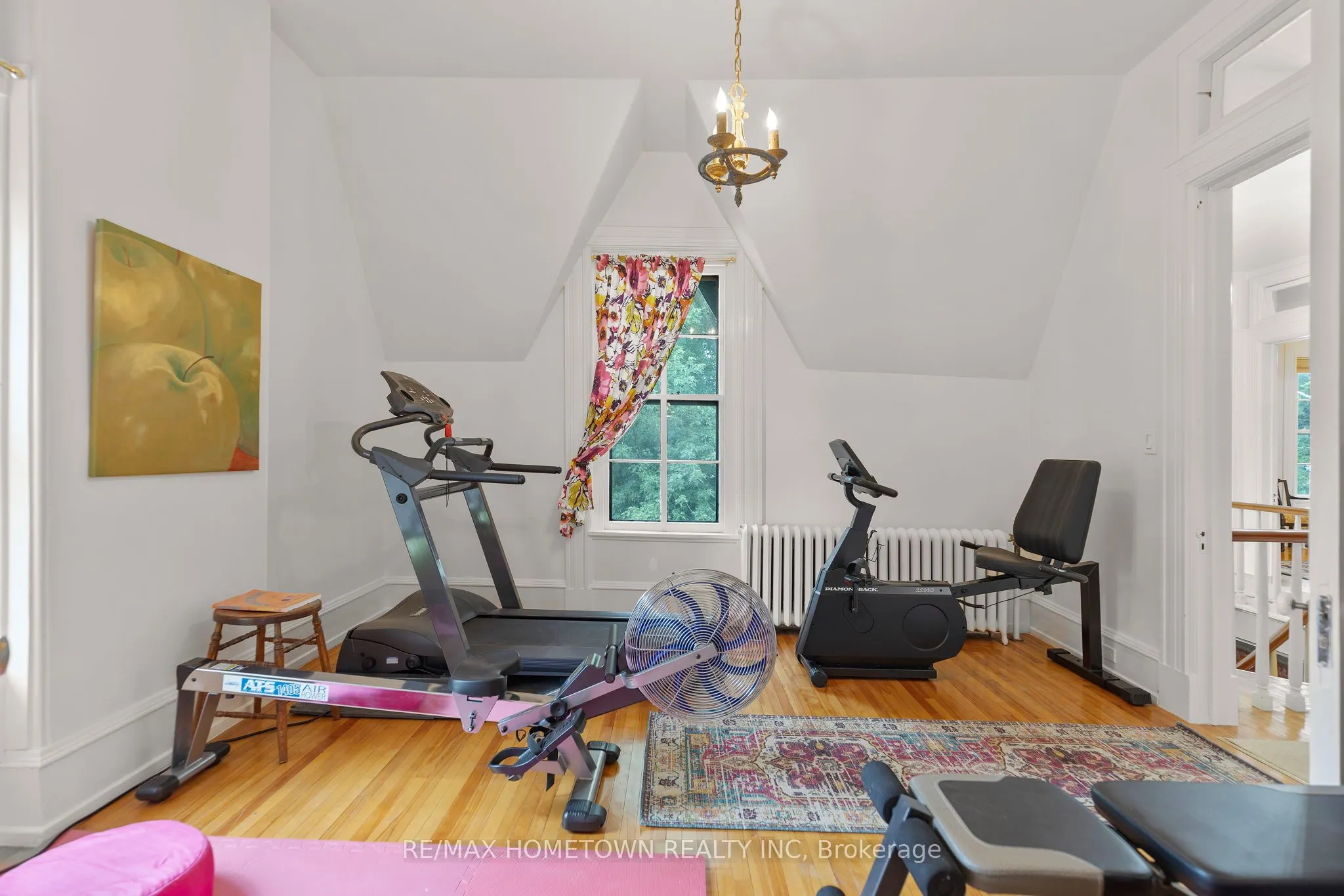 157 DIBBLE Street W