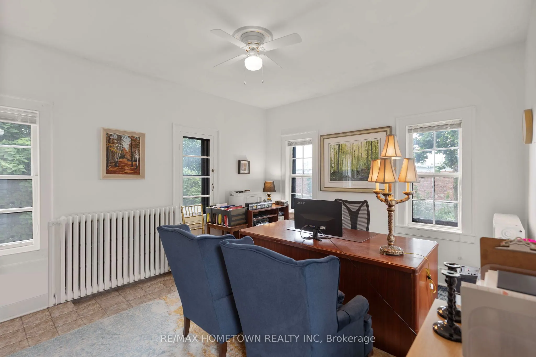 157 DIBBLE Street W