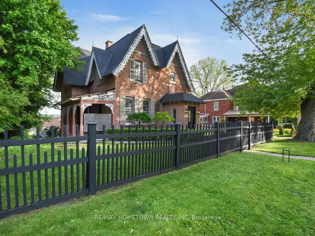 157 DIBBLE Street W