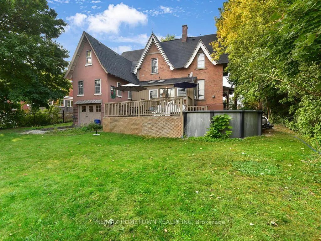 157 DIBBLE Street W