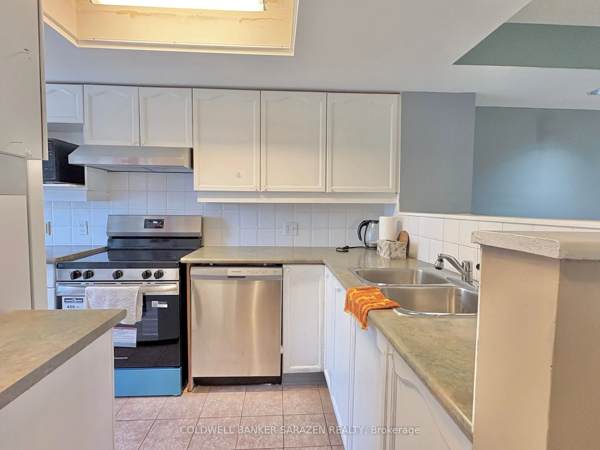 112 Centrepointe Drive #F