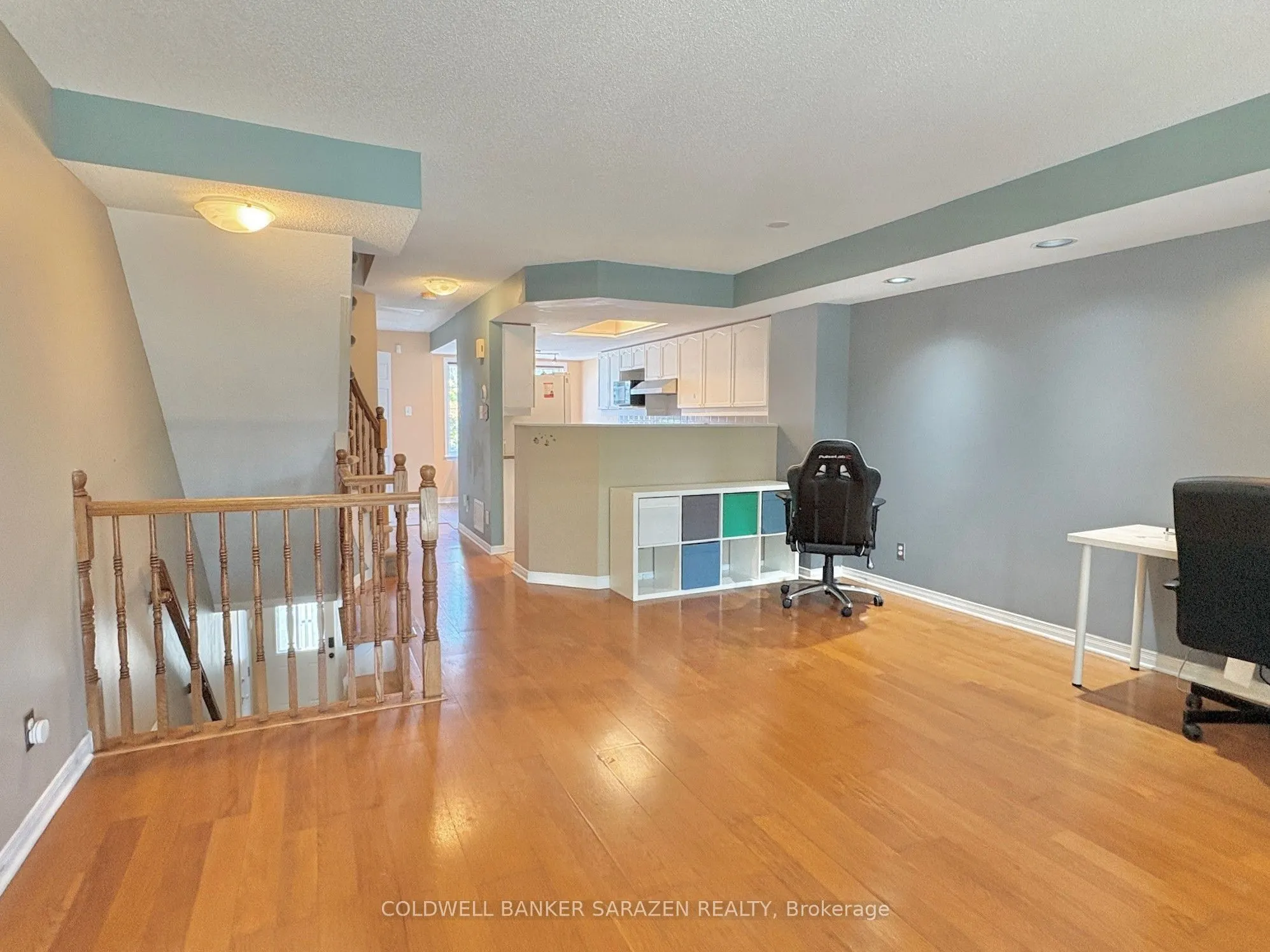 112 Centrepointe Drive #F