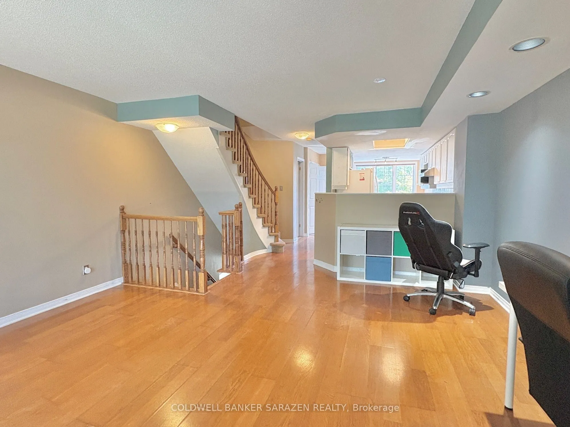112 Centrepointe Drive #F