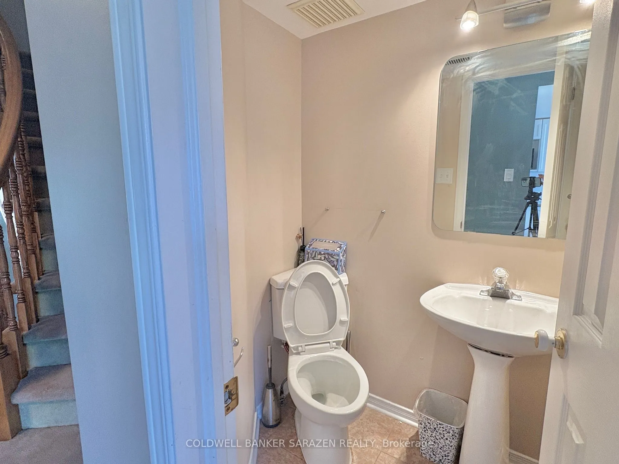 112 Centrepointe Drive #F