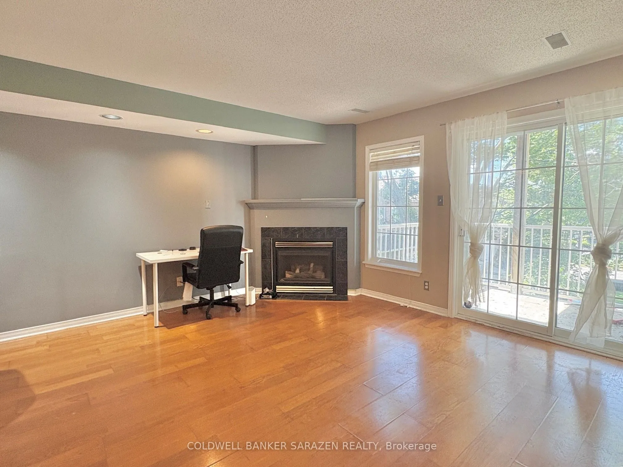 112 Centrepointe Drive #F