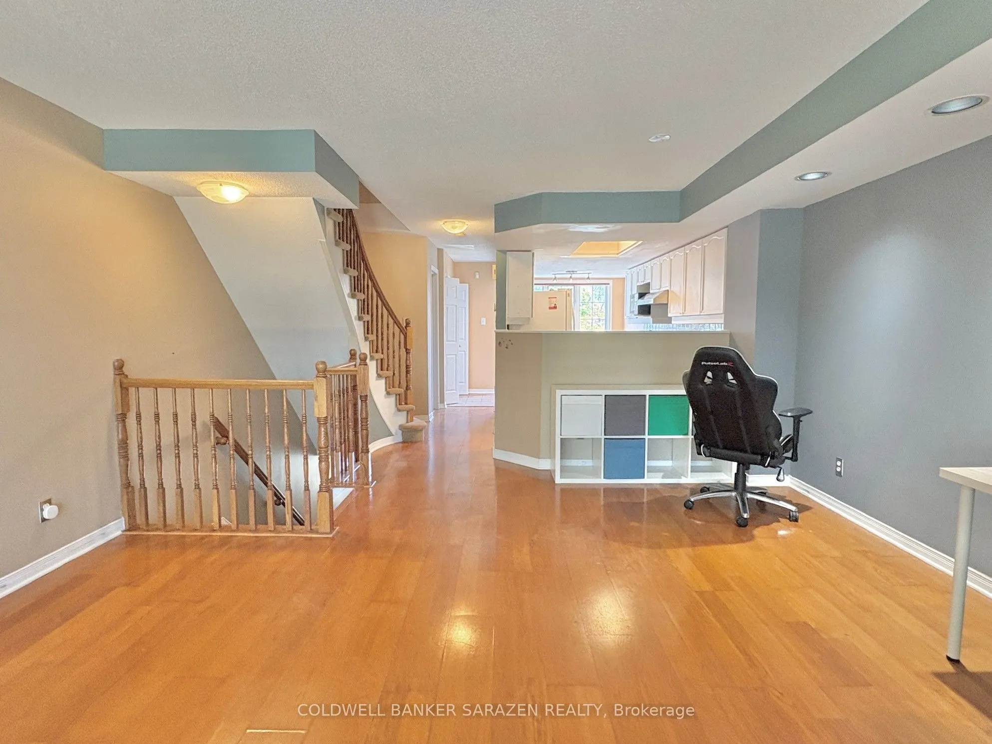 112 Centrepointe Drive #F