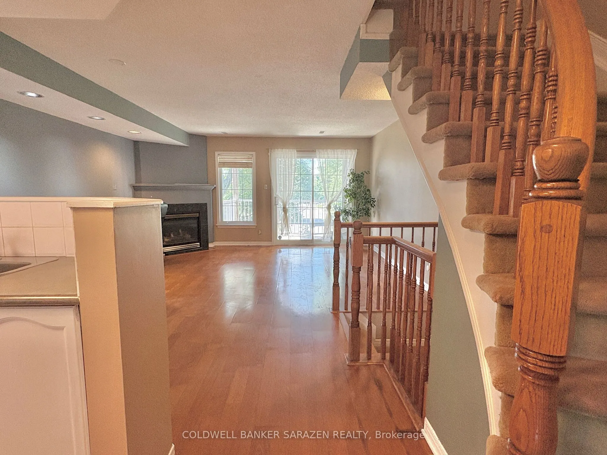 112 Centrepointe Drive #F
