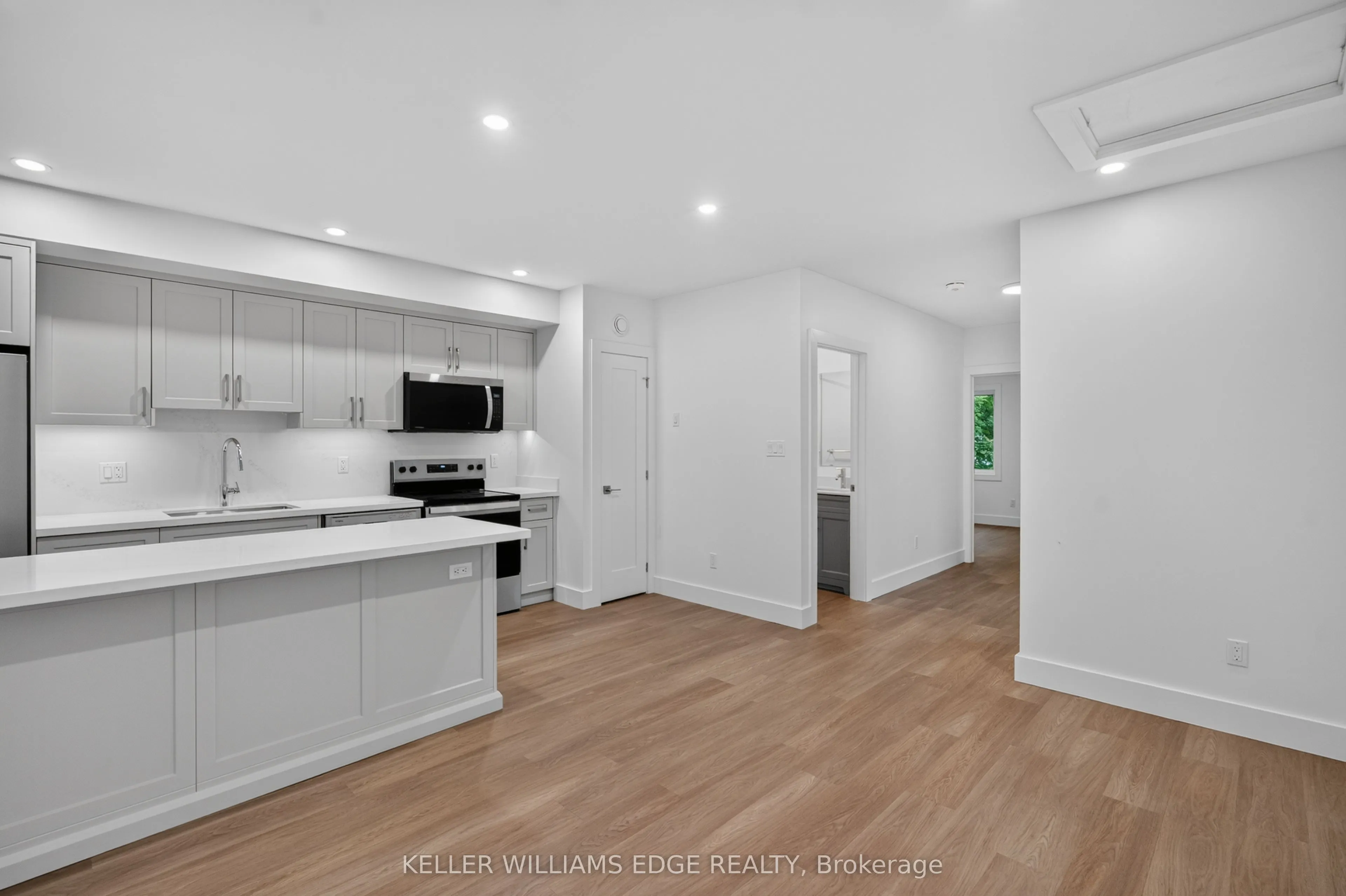 332 KING Street W #3