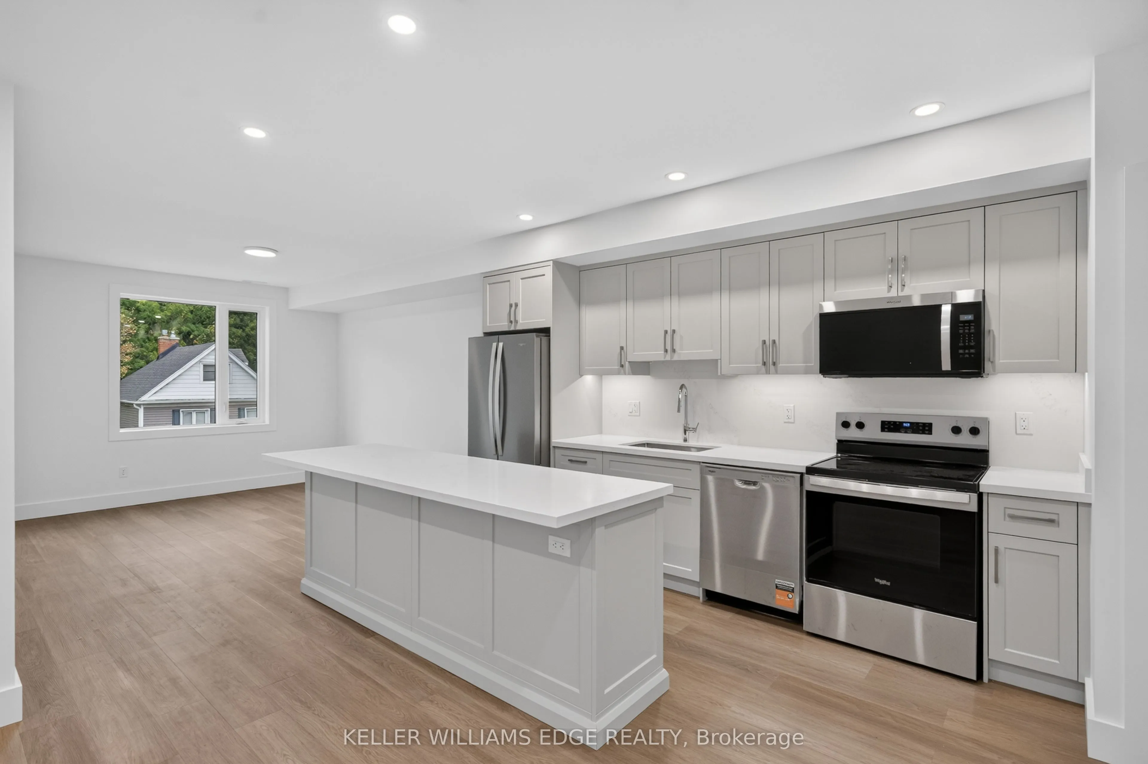 332 KING Street W #3