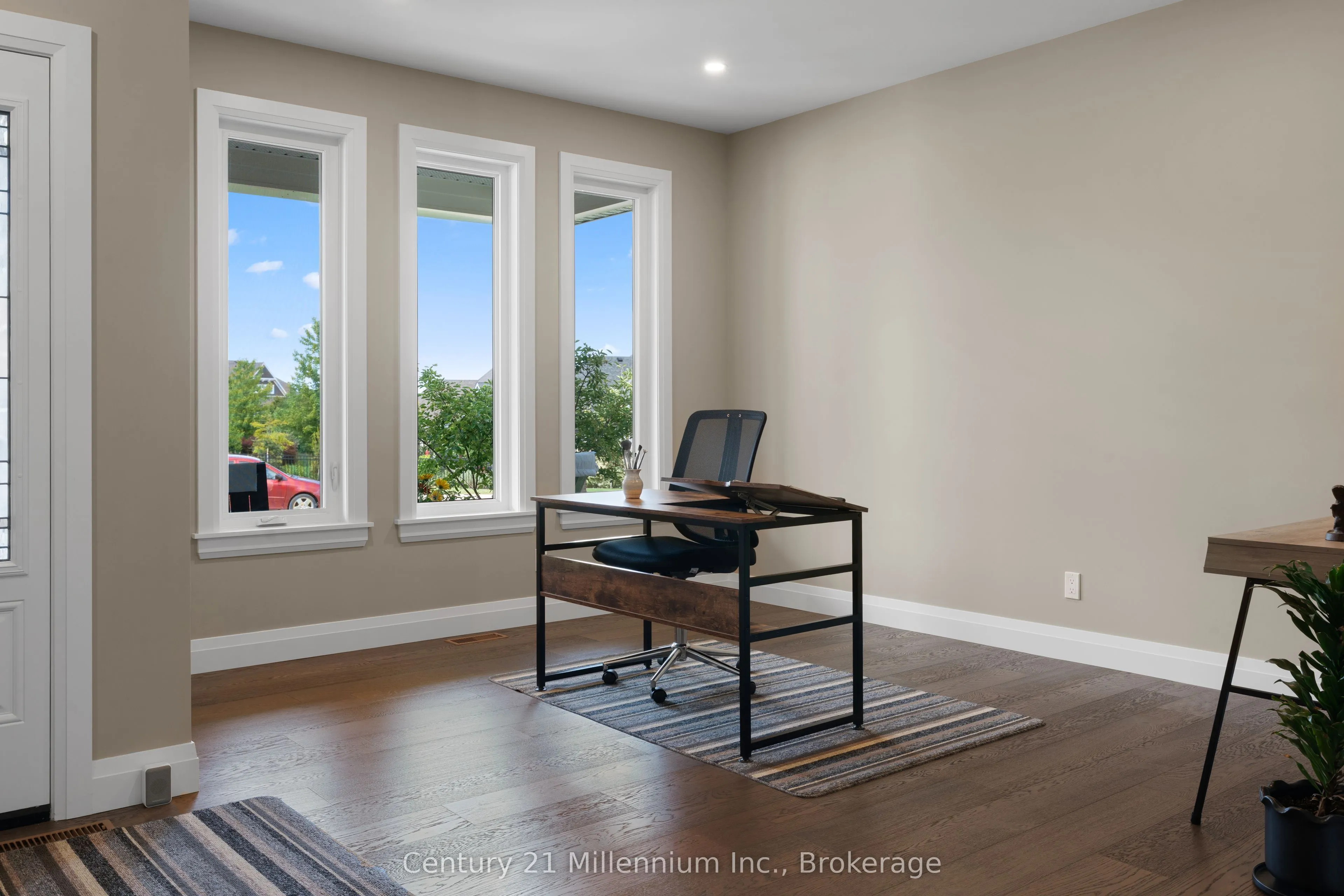 401 Algoma Crescent