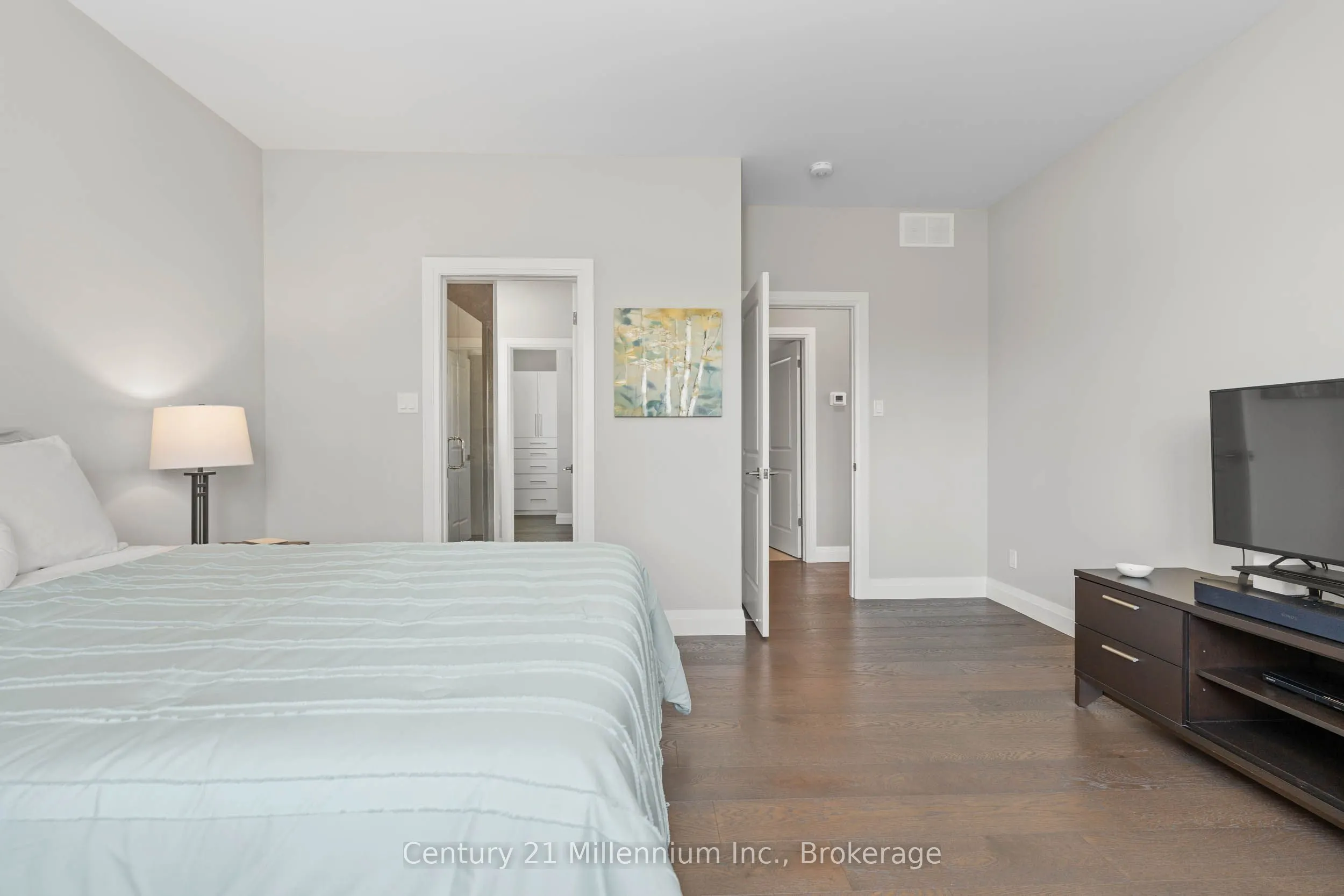 401 Algoma Crescent