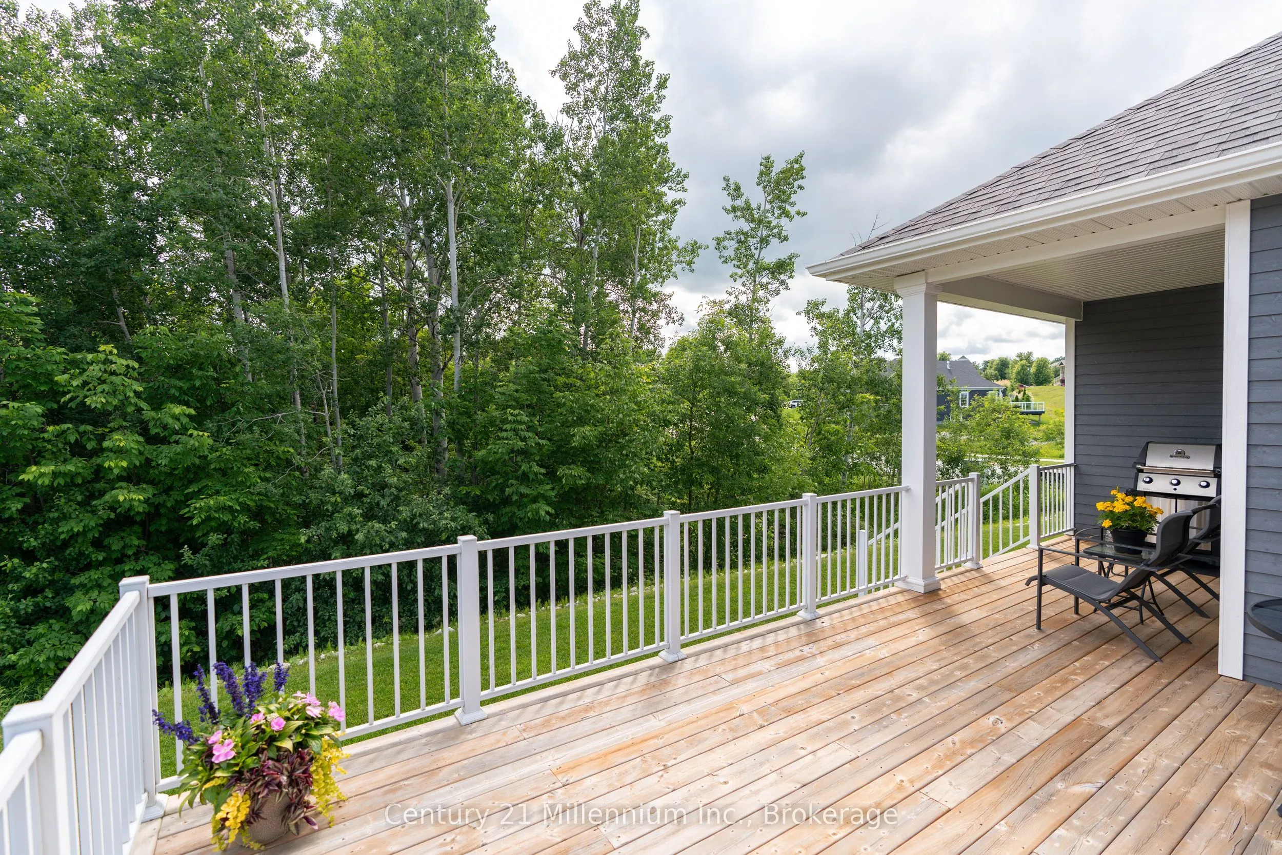 401 Algoma Crescent