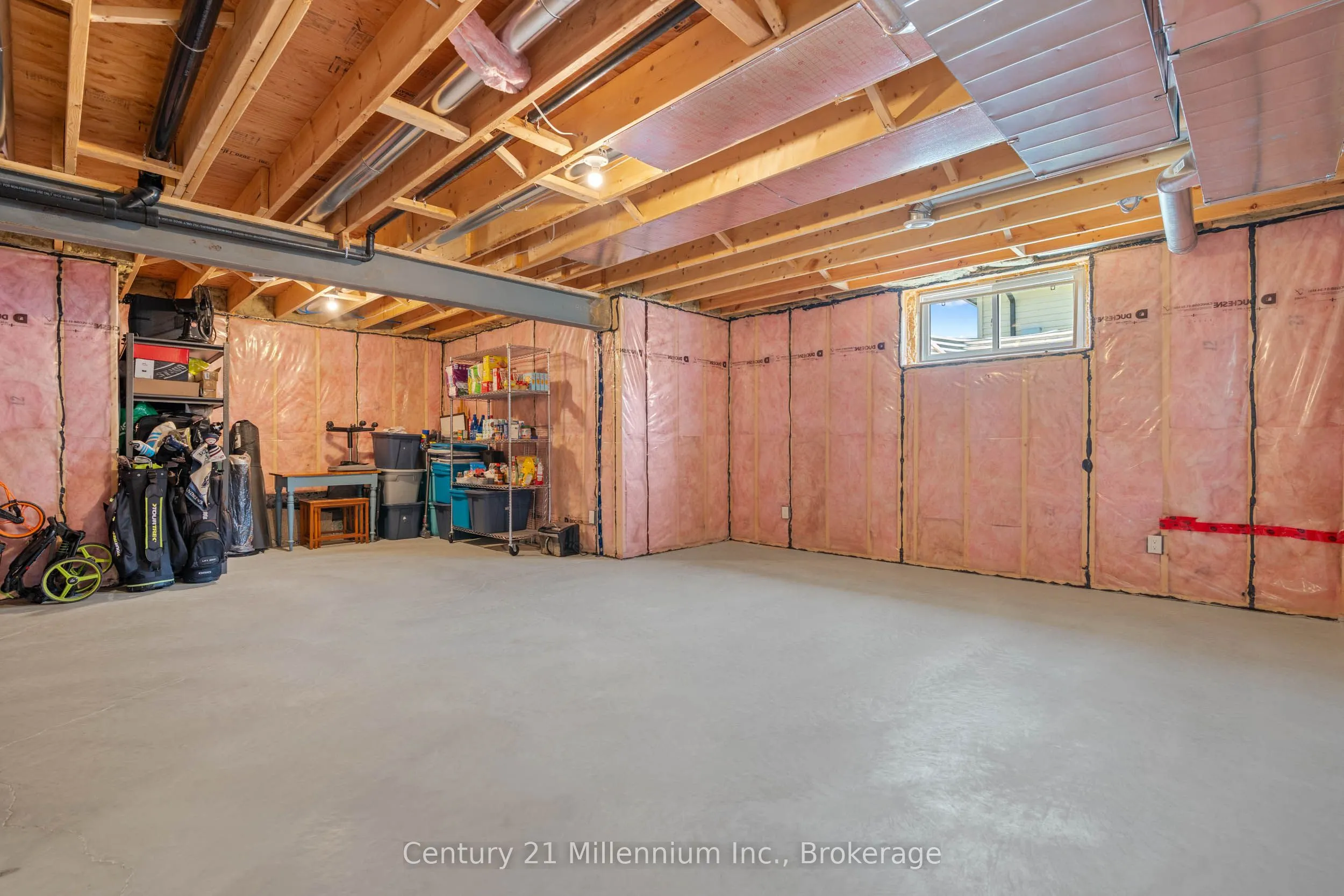401 Algoma Crescent