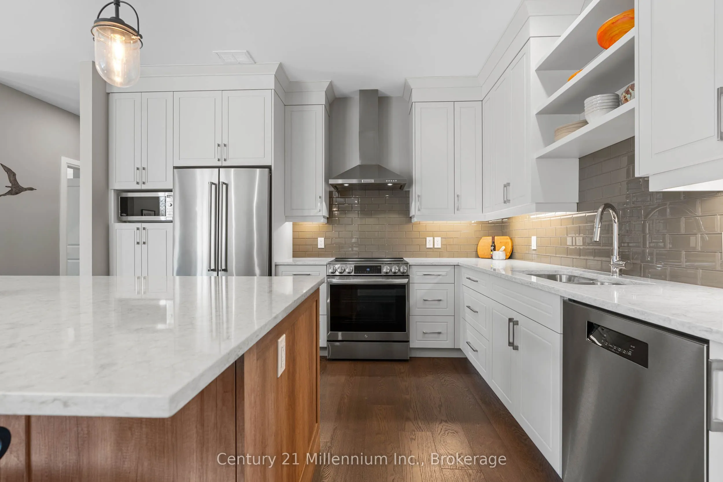 401 Algoma Crescent