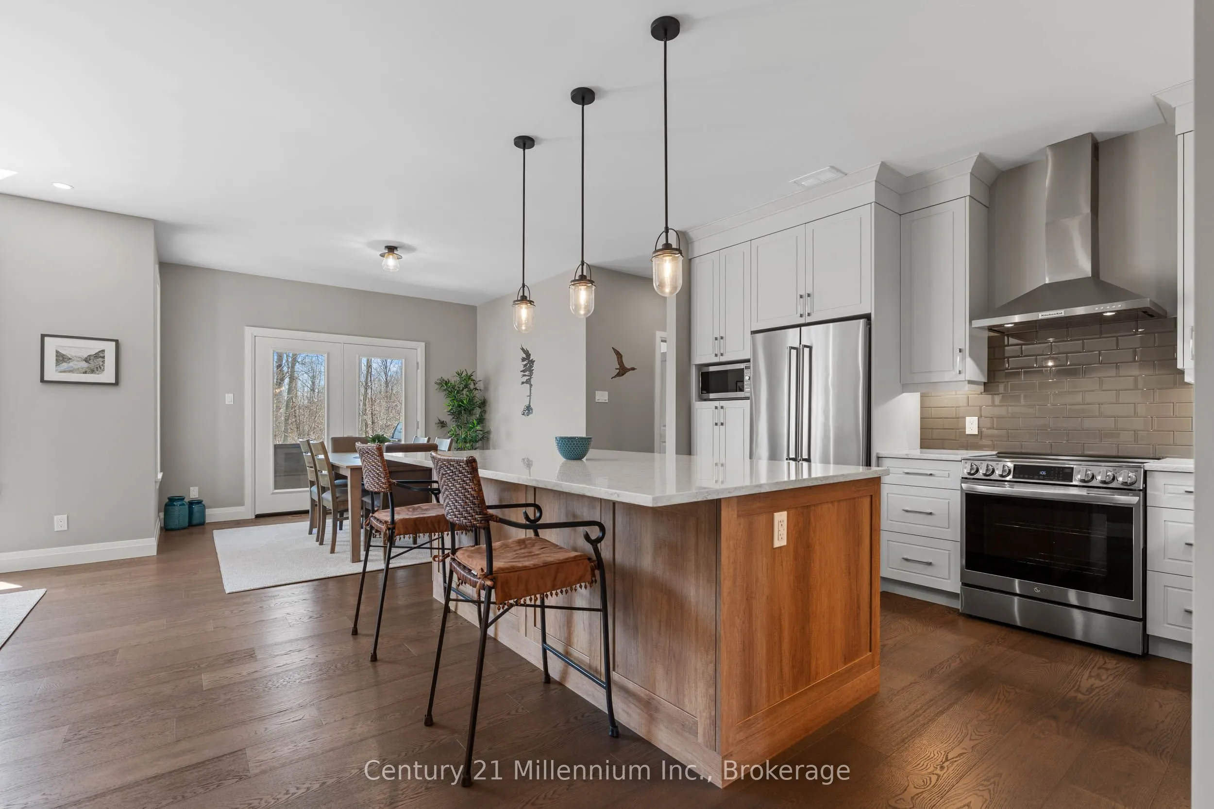 401 Algoma Crescent