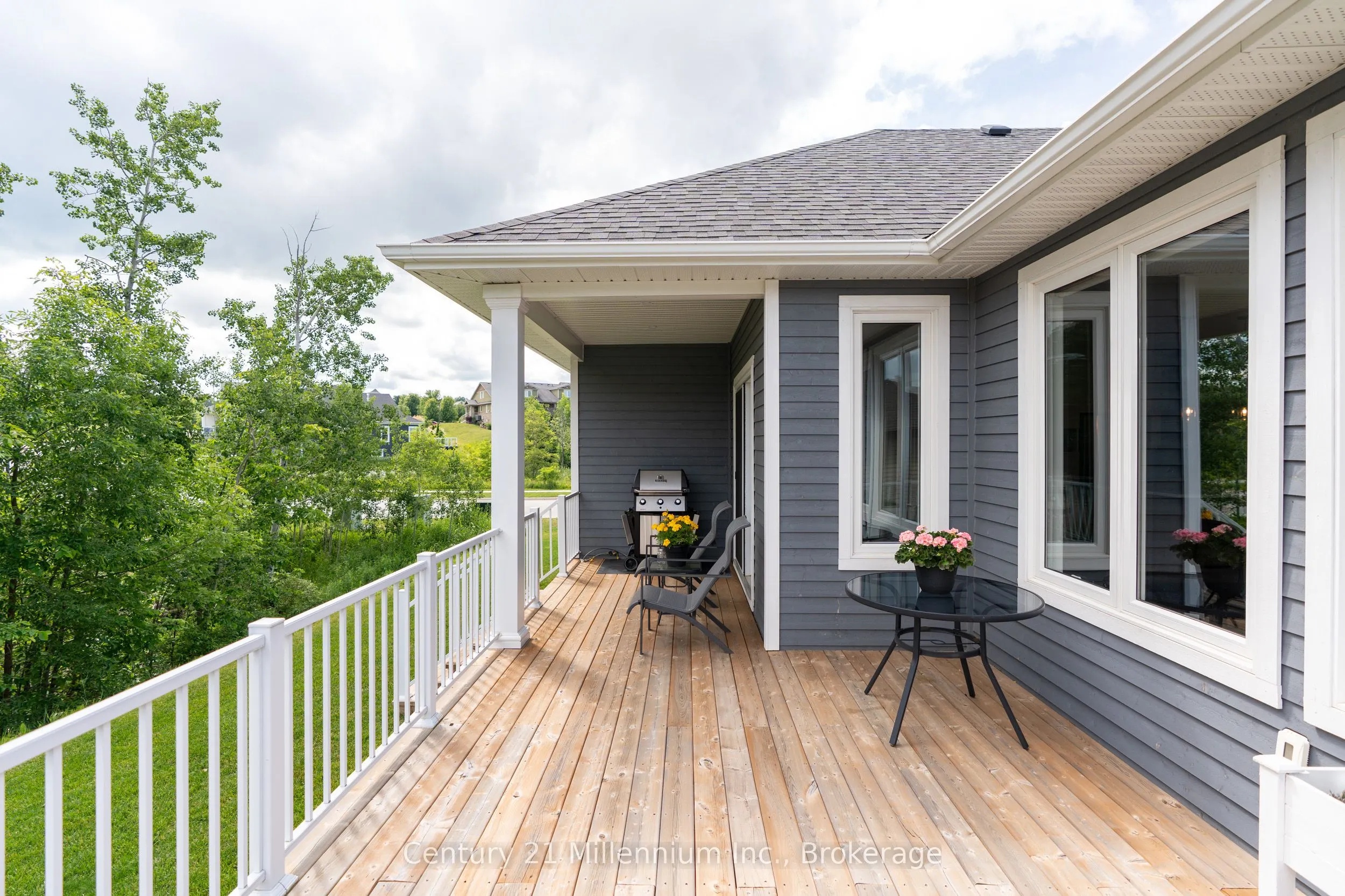 401 Algoma Crescent