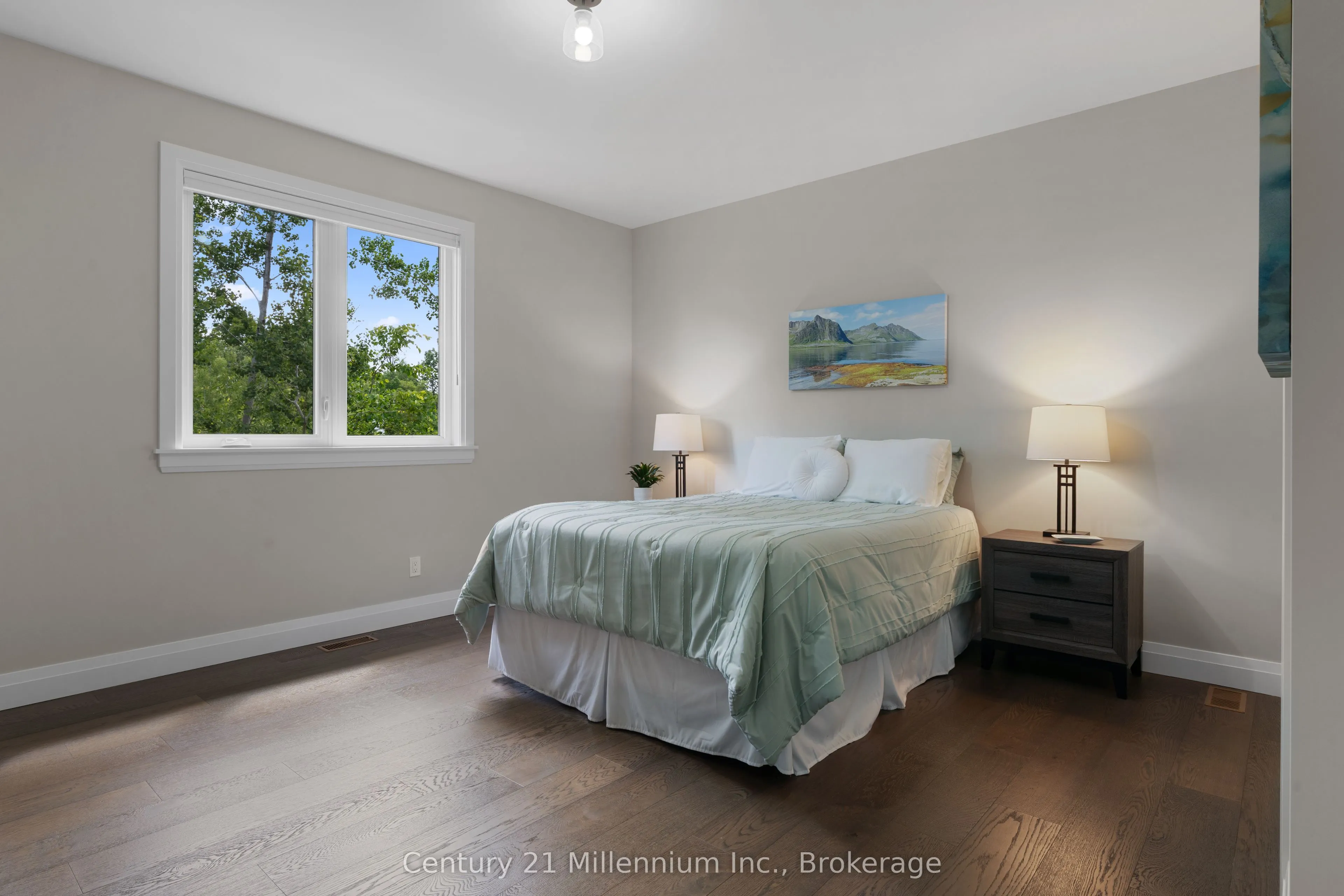 401 Algoma Crescent