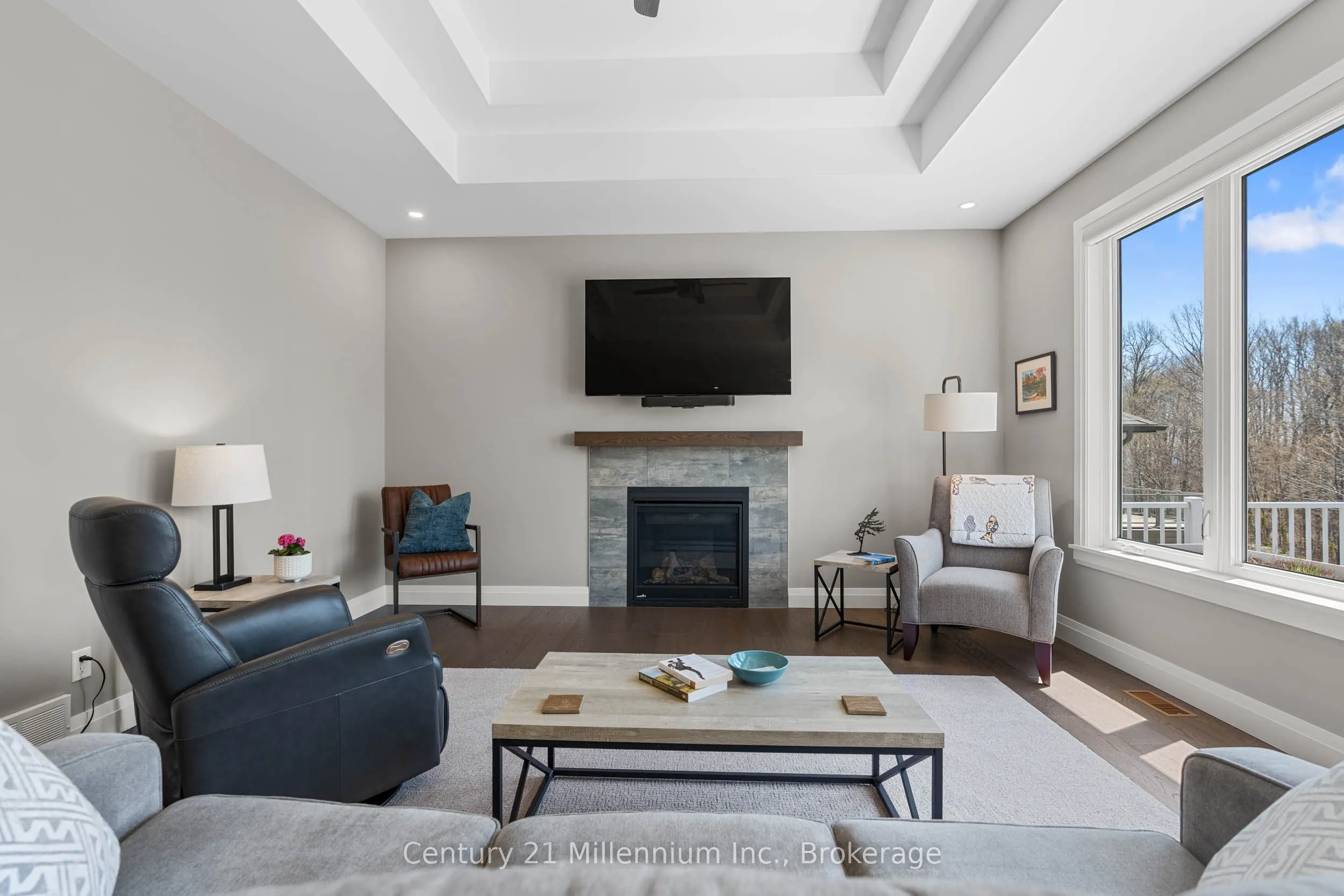 401 Algoma Crescent